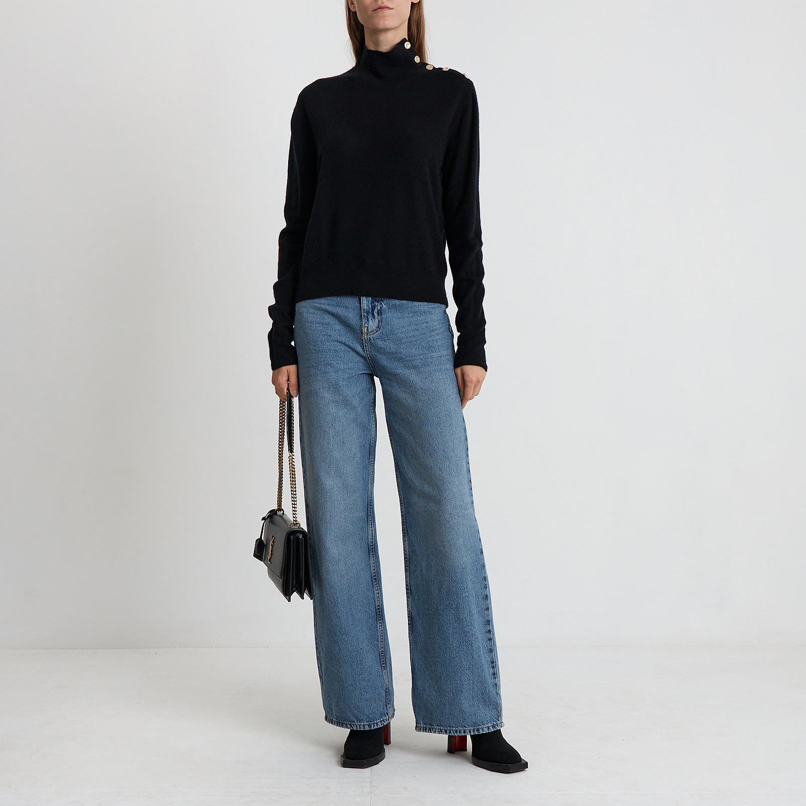 Водолазка черного цвета Chanel - фото из каталога магазина брендовой одежды Second Friend Store Водолазка Chanel - купить оригинал в секонд-хенде SFS - 2
