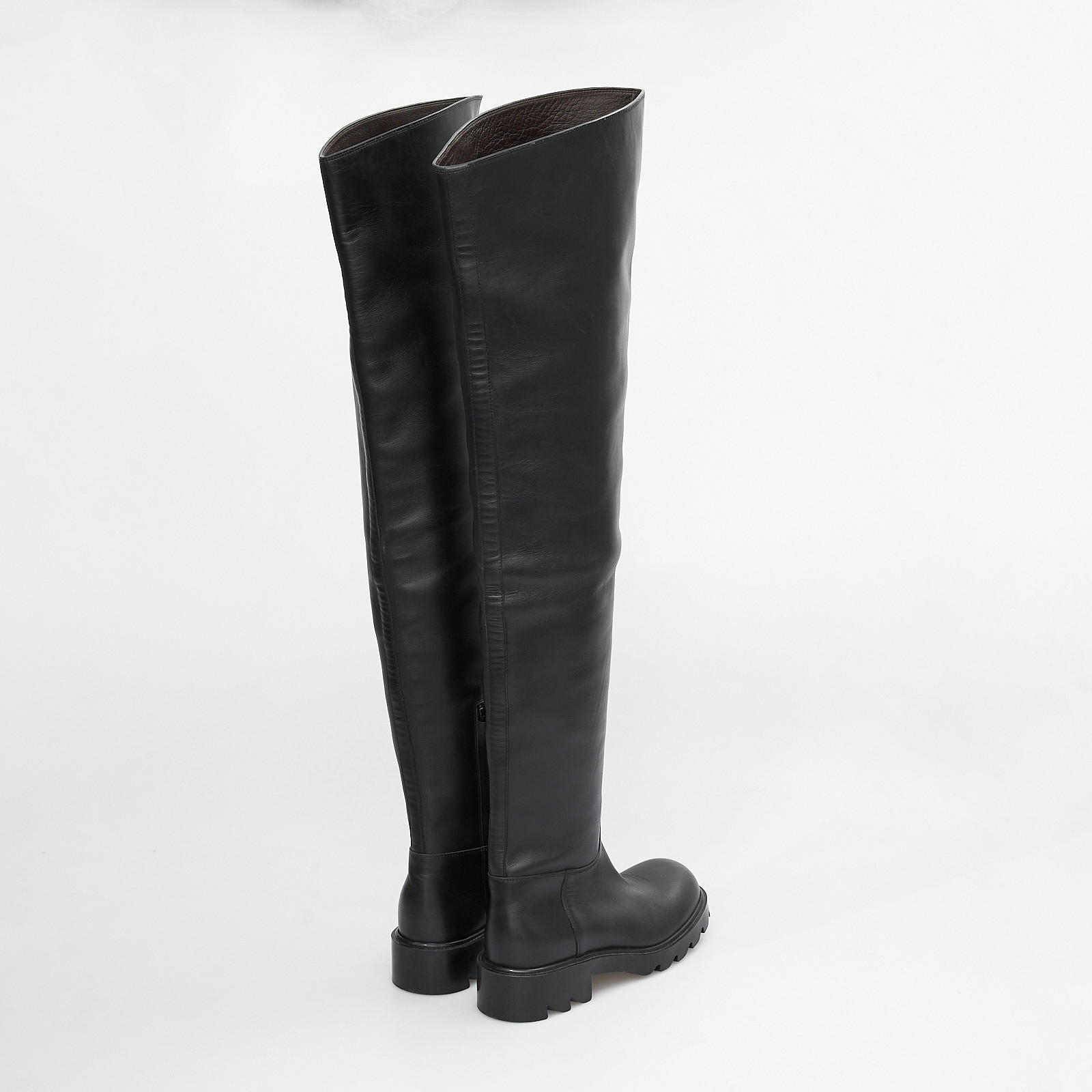 Ботфорты черного цвета Bottega Veneta - фото из каталога магазина брендовой одежды Second Friend Store Ботфорты Bottega Veneta - купить оригинал в секонд-хенде SFS - 3