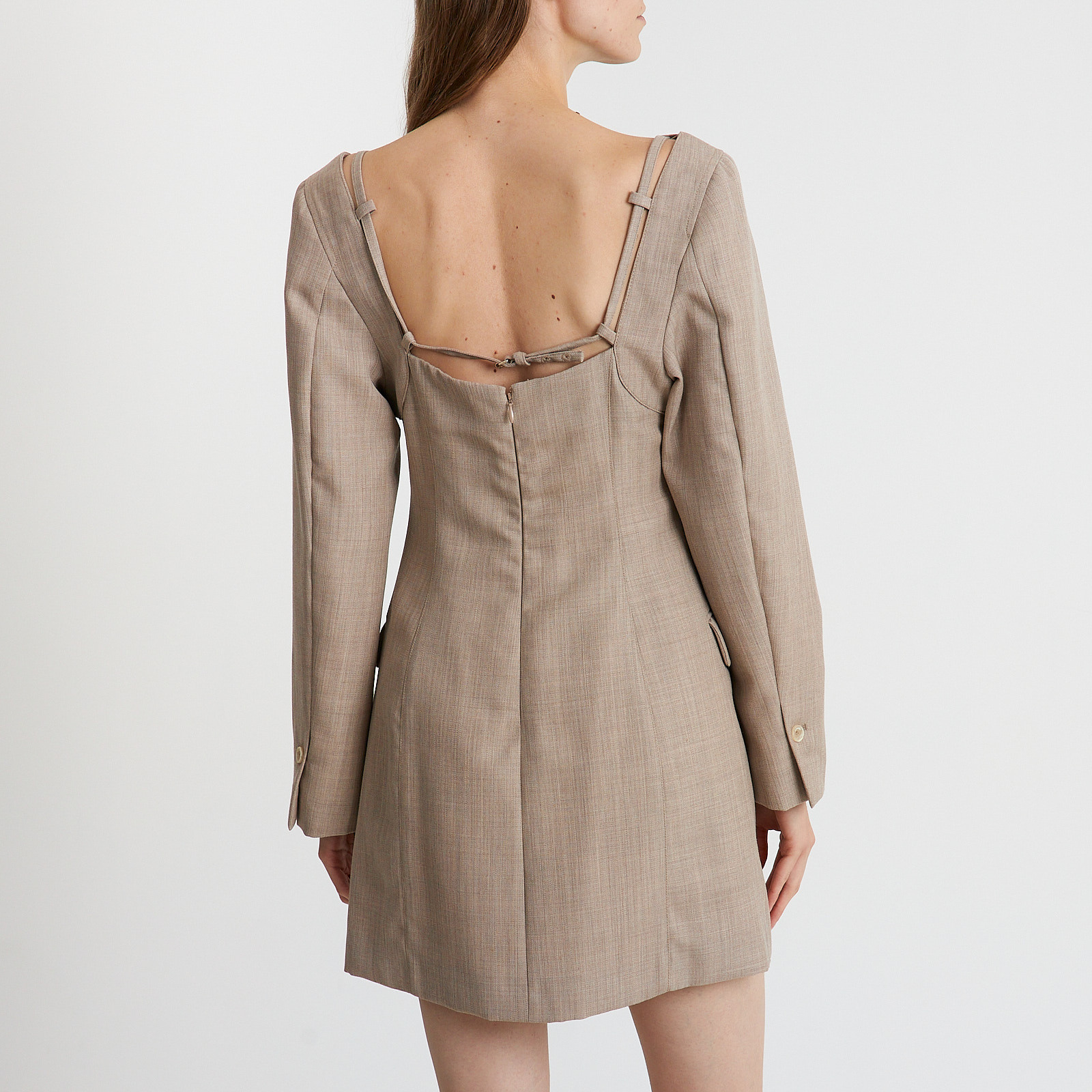 Платье бежевого цвета Jacquemus - фото из каталога магазина брендовой одежды Second Friend Store Платье Jacquemus - купить оригинал в секонд-хенде SFS - 3