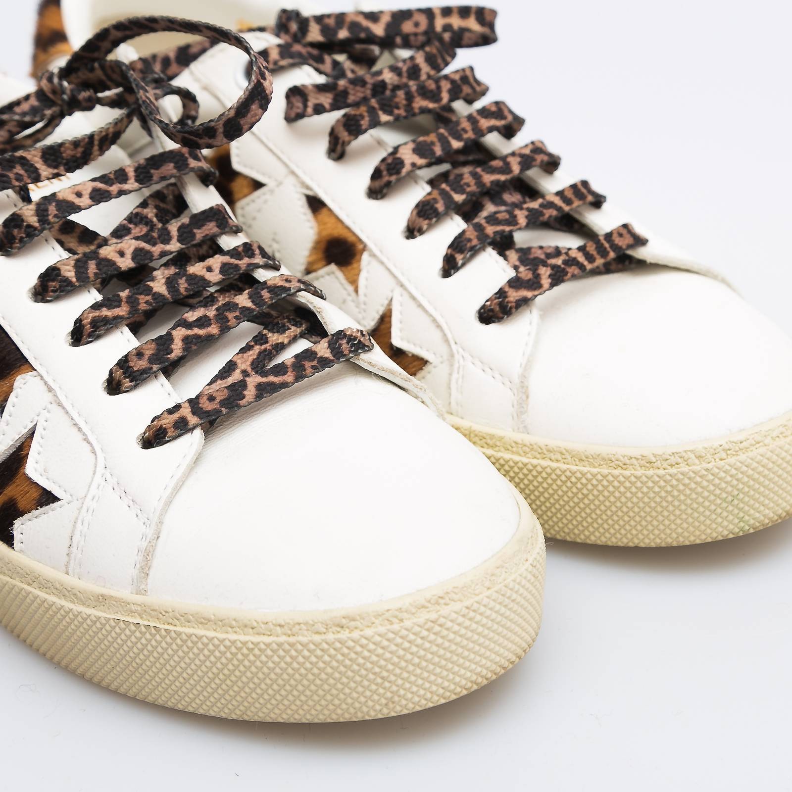 Кеды белого цвета Saint Laurent - фото из каталога магазина брендовой одежды Second Friend Store Кеды Saint Laurent - купить оригинал в секонд-хенде SFS - 4