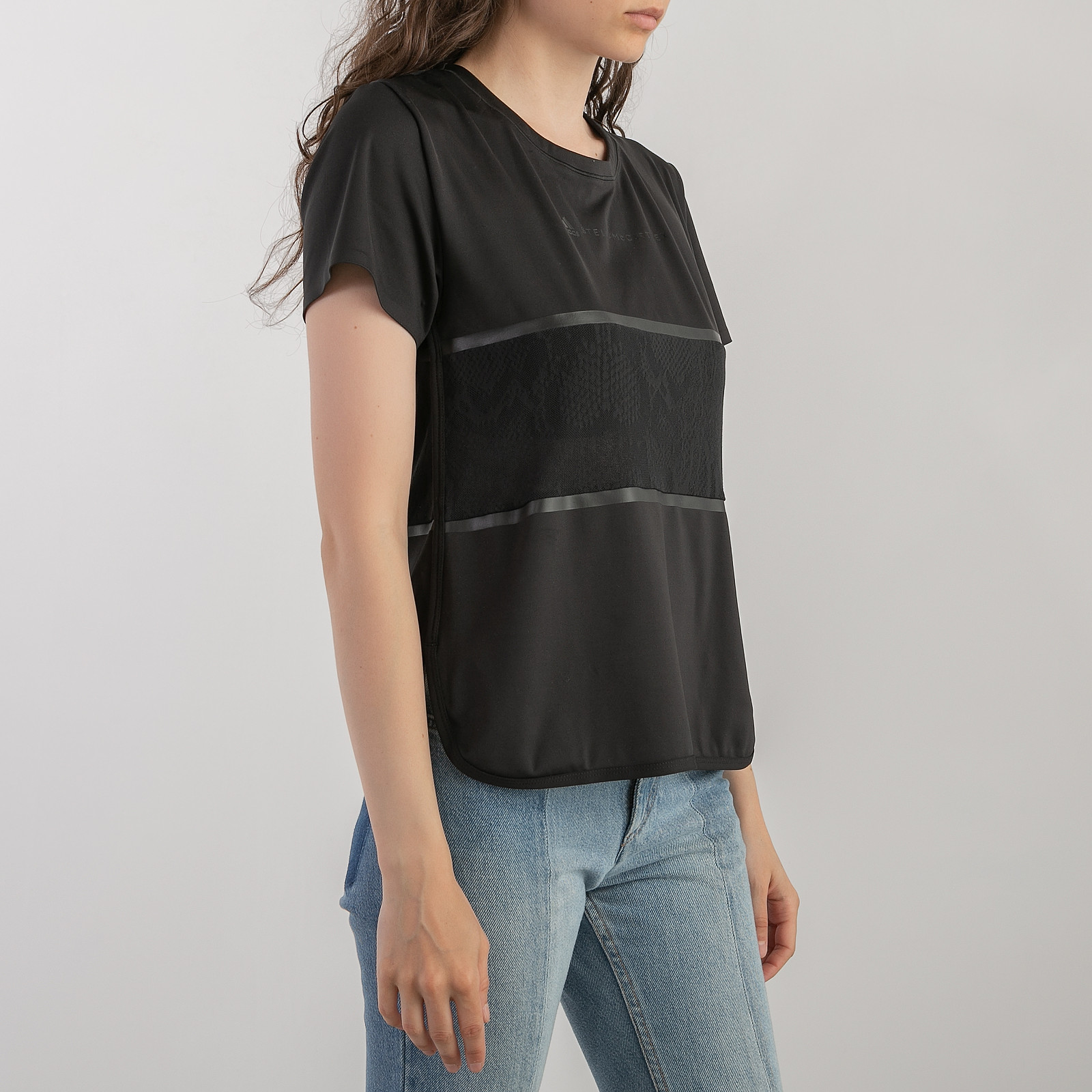 Футболка черного цвета Stella McCartney X Adidas - фото из каталога магазина брендовой одежды Second Friend Store Футболка Stella McCartney X Adidas - купить оригинал в секонд-хенде SFS - 2