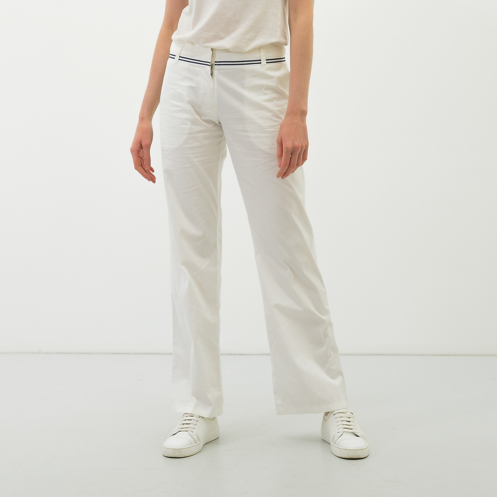 Брюки  белого цвета Jil Sander - фото из каталога магазина брендовой одежды Second Friend Store Брюки Jil Sander - купить оригинал в секонд-хенде SFS - 1
