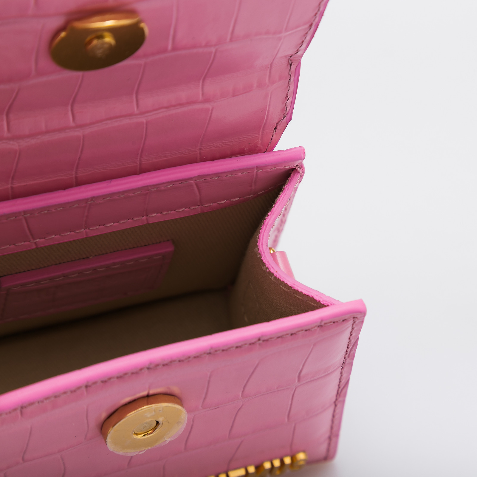 Сумка розового цвета Jacquemus - фото из каталога магазина брендовой одежды Second Friend Store Сумка Jacquemus - купить оригинал в секонд-хенде SFS - 7