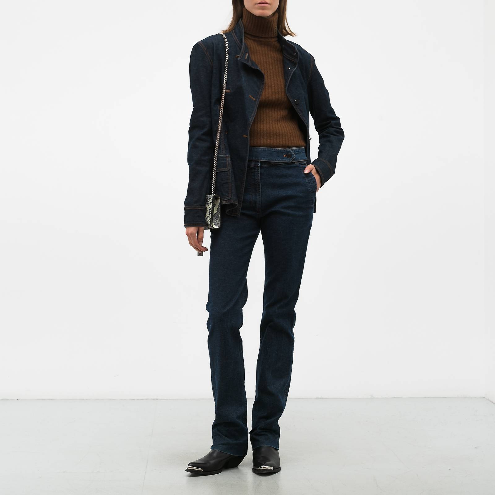 Джинсы синего цвета Yves Saint Laurent - фото из каталога магазина брендовой одежды Second Friend Store Джинсы Yves Saint Laurent - купить оригинал в секонд-хенде SFS - 2