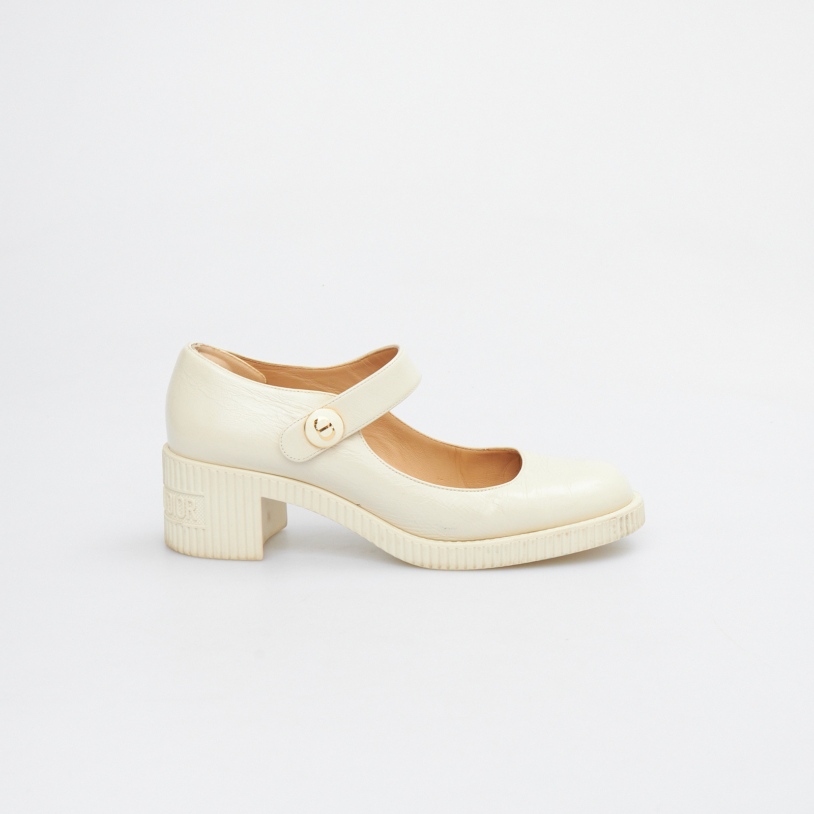 Туфли белого цвета Christian Dior - фото из каталога магазина брендовой одежды Second Friend Store Туфли Christian Dior - купить оригинал в секонд-хенде SFS - 1