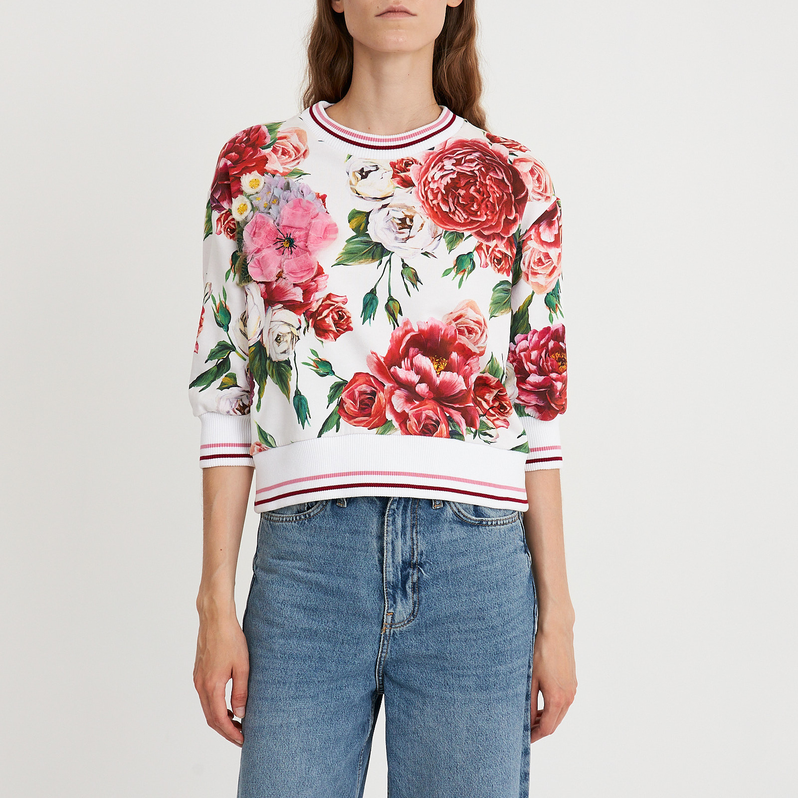 Свитшот белого цвета Dolce&Gabbana - фото из каталога магазина брендовой одежды Second Friend Store Свитшот Dolce&Gabbana - купить оригинал в секонд-хенде SFS - 1