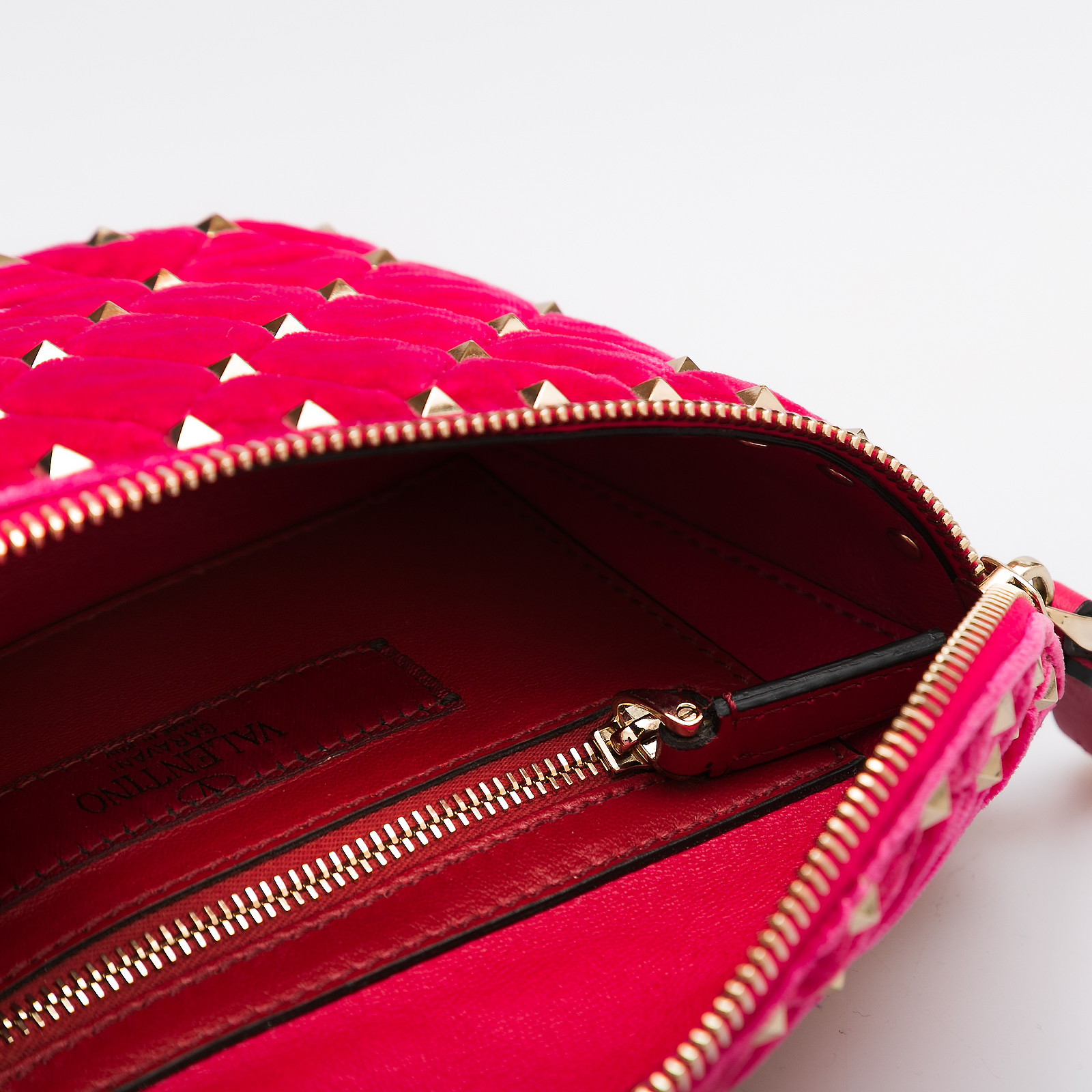 Сумка поясная Valentino - фото из каталога магазина брендовой одежды Second Friend Store Сумка поясная Valentino - купить оригинал в секонд-хенде SFS - 5