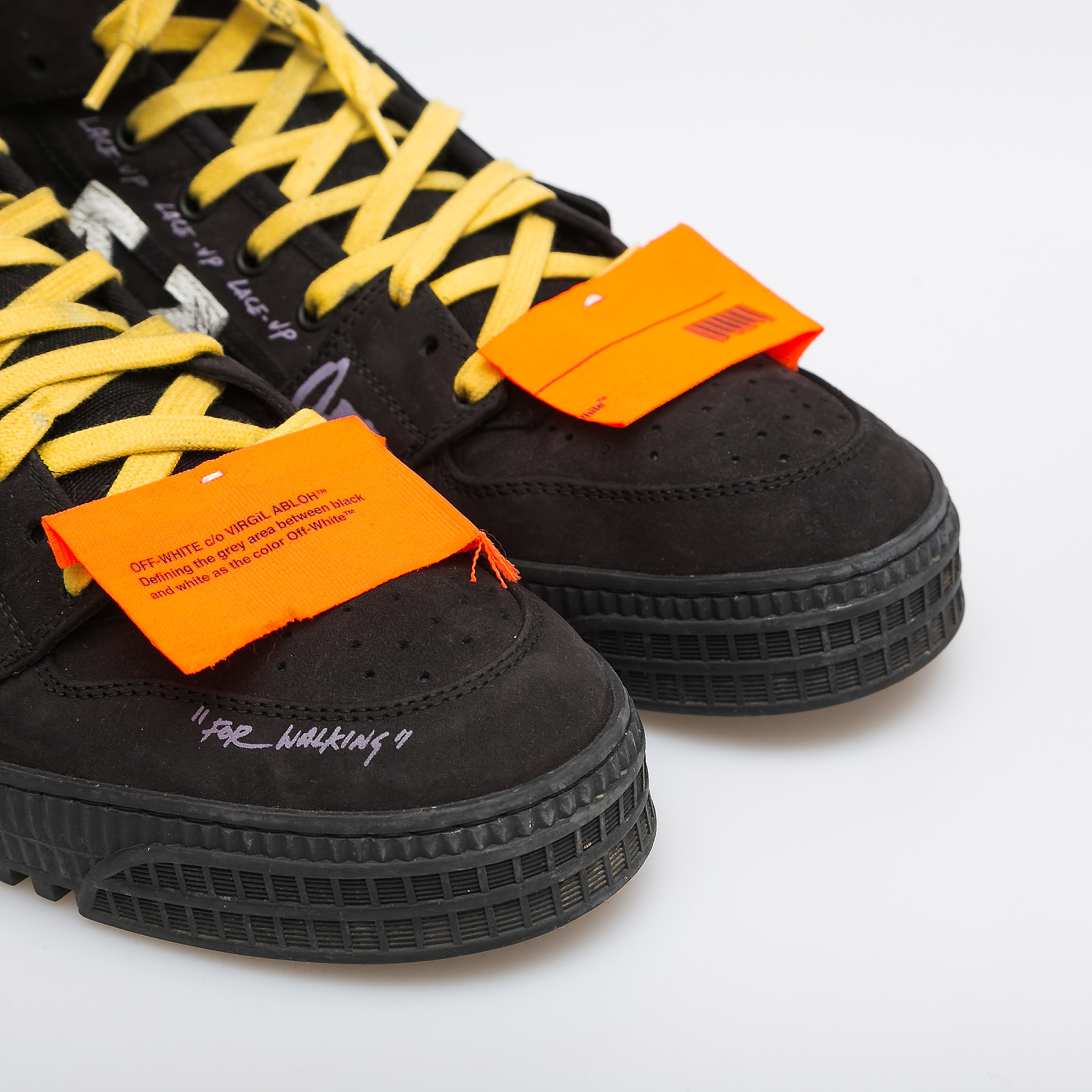 Кеды черного цвета Off-White - фото из каталога магазина брендовой одежды Second Friend Store Кеды Off-White - купить оригинал в секонд-хенде SFS - 4