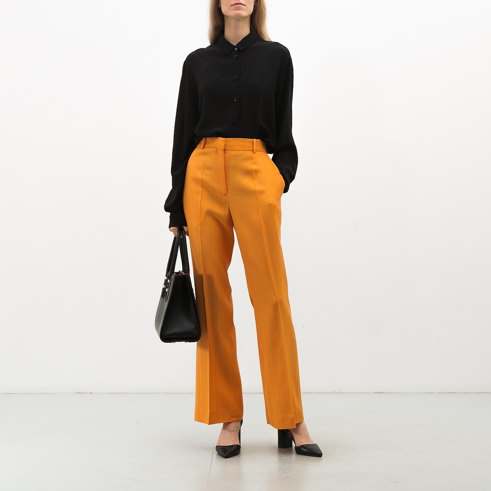 Брюки оранжевого цвета Sandro - фото из каталога магазина брендовой одежды Second Friend Store Брюки Sandro - купить оригинал в секонд-хенде SFS - 3