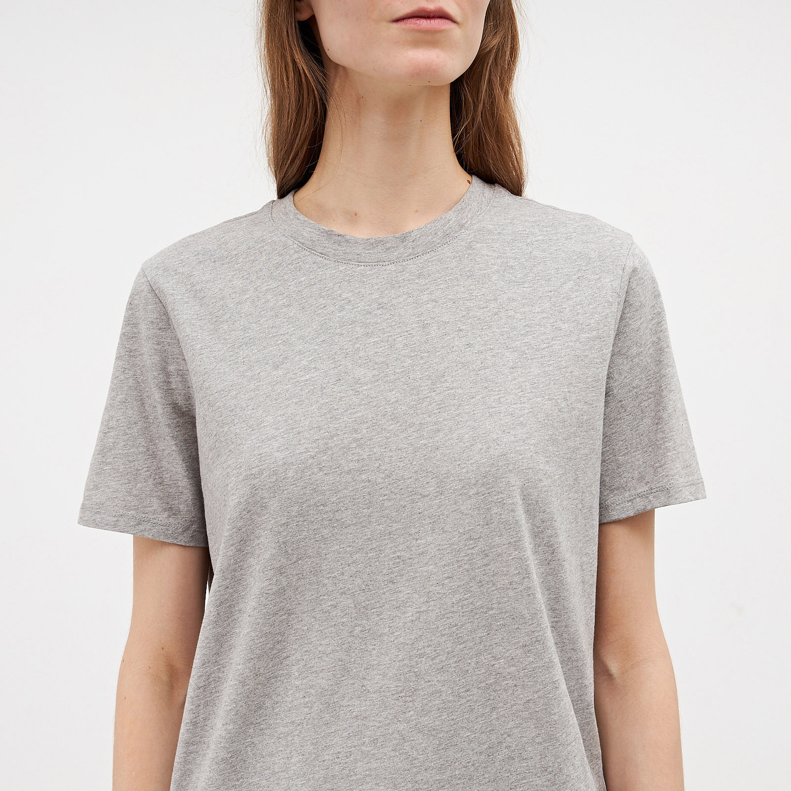 Футболка серого цвета Acne Studios - фото из каталога магазина брендовой одежды Second Friend Store Футболка Acne Studios - купить оригинал в секонд-хенде SFS - 4