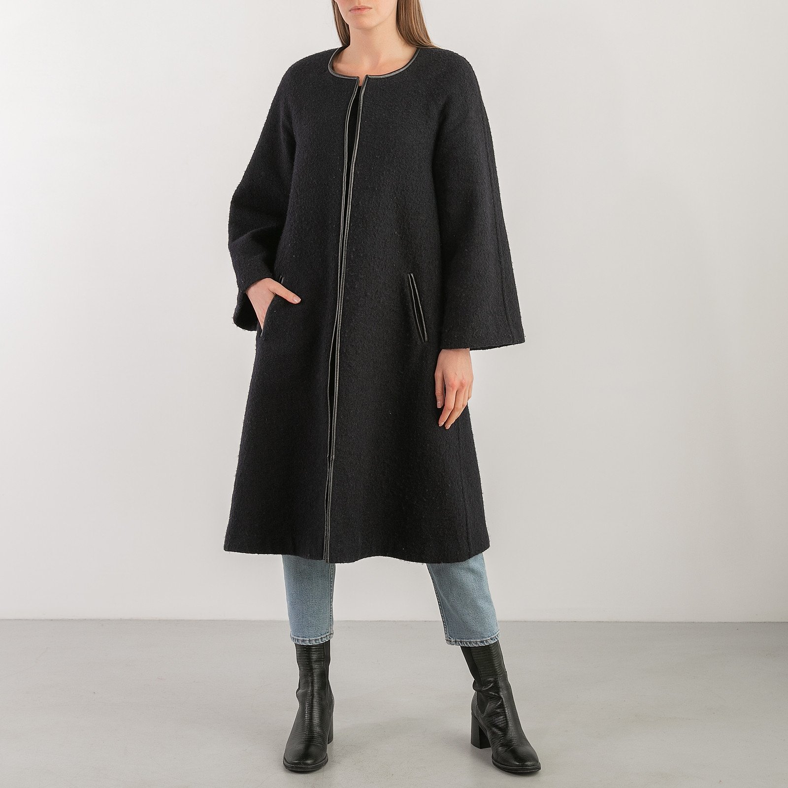 Пальто черного цвета Isabel Marant Etoile - фото из каталога магазина брендовой одежды Second Friend Store Пальто Isabel Marant Etoile - купить оригинал в секонд-хенде SFS - 1