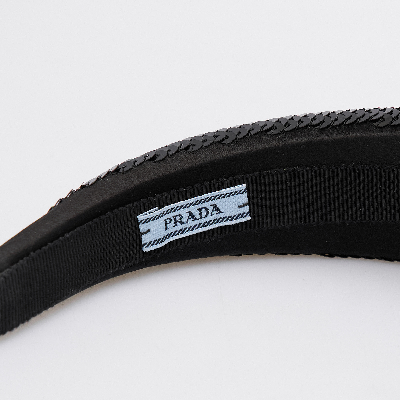 Ободок черного цвета Prada - фото из каталога магазина брендовой одежды Second Friend Store Ободок Prada - купить оригинал в секонд-хенде SFS - 4