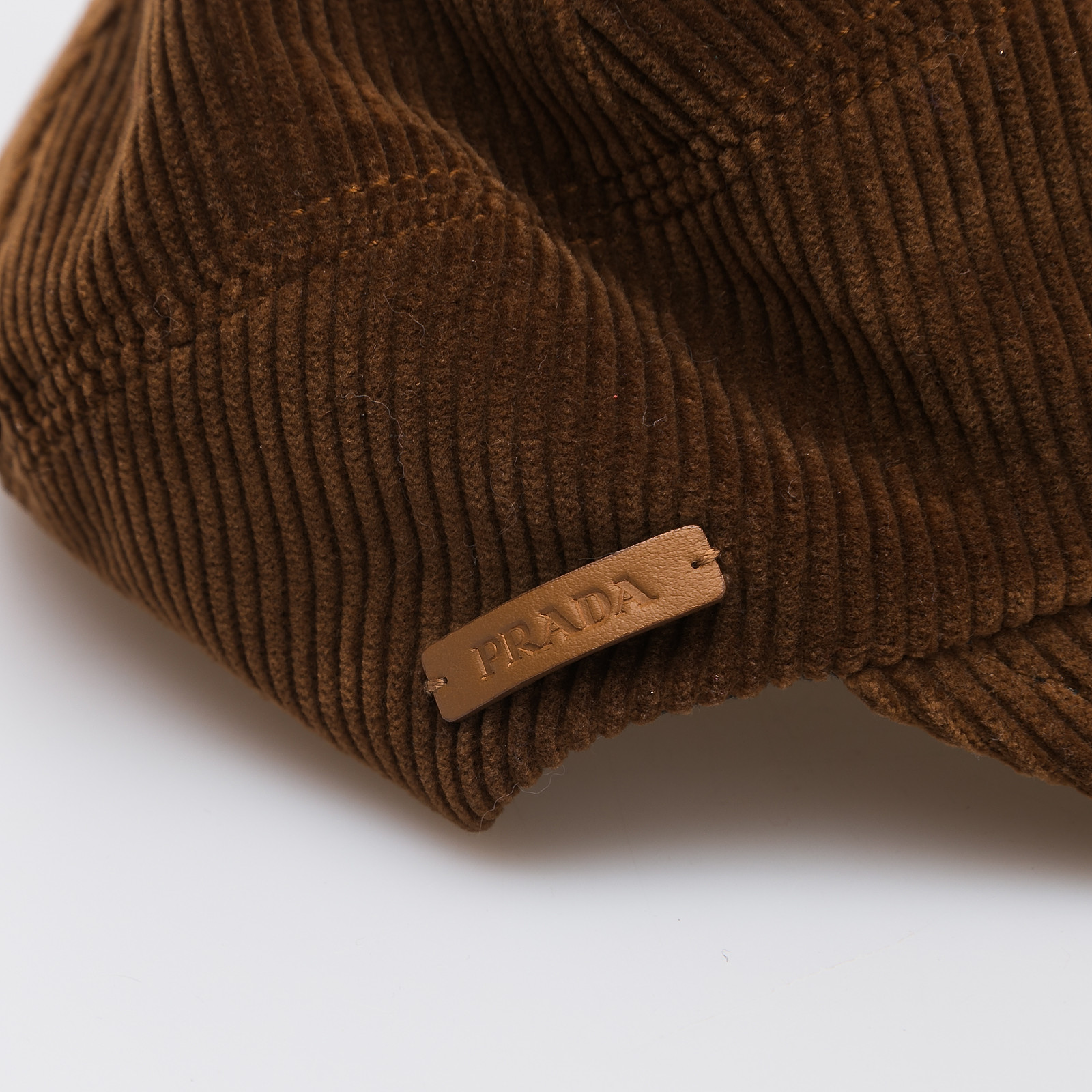Кепка коричневого цвета Prada - фото из каталога магазина брендовой одежды Second Friend Store Кепка Prada - купить оригинал в секонд-хенде SFS - 4