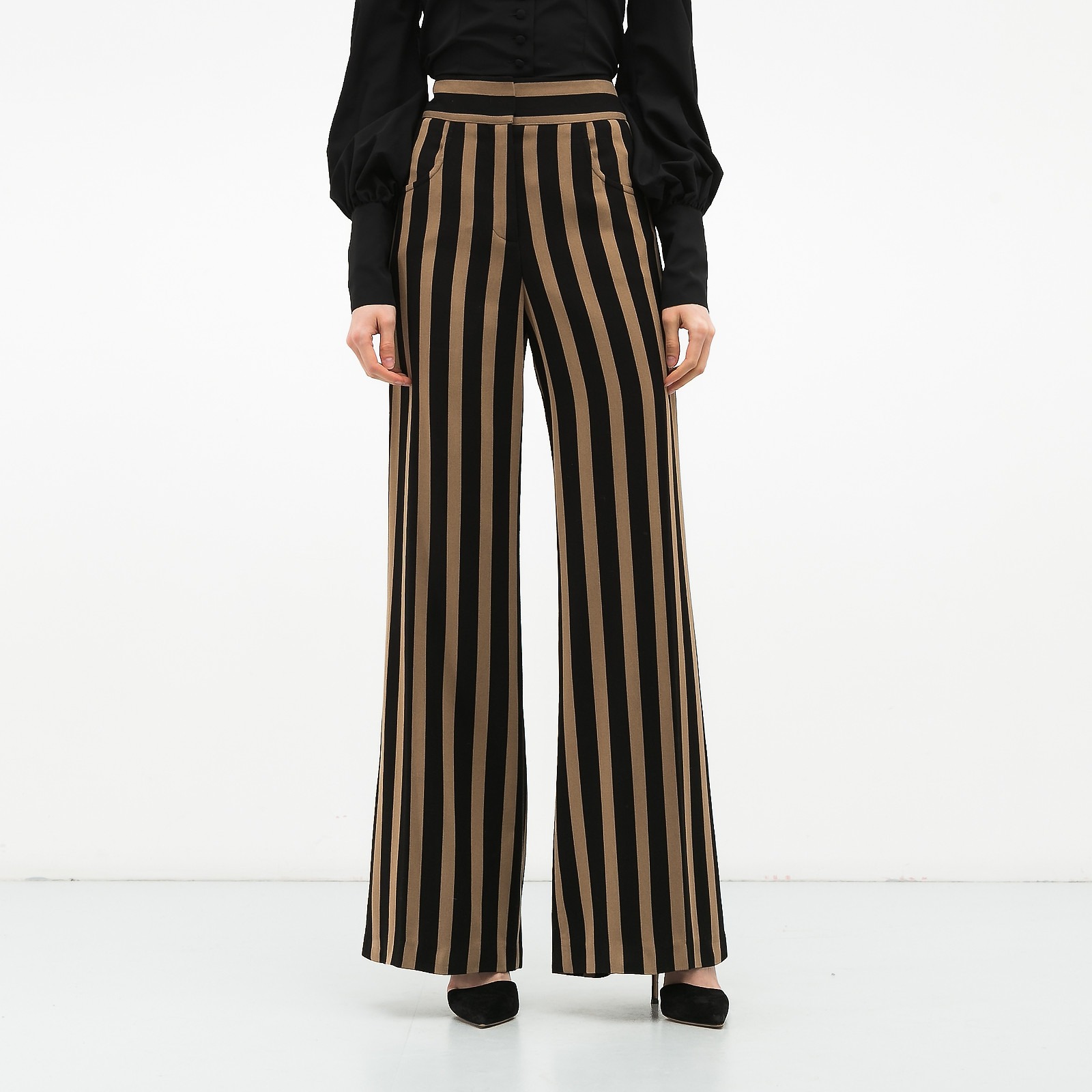 Брюки бежевого цвета Etro - фото из каталога магазина брендовой одежды Second Friend Store Брюки Etro - купить оригинал в секонд-хенде SFS - 1