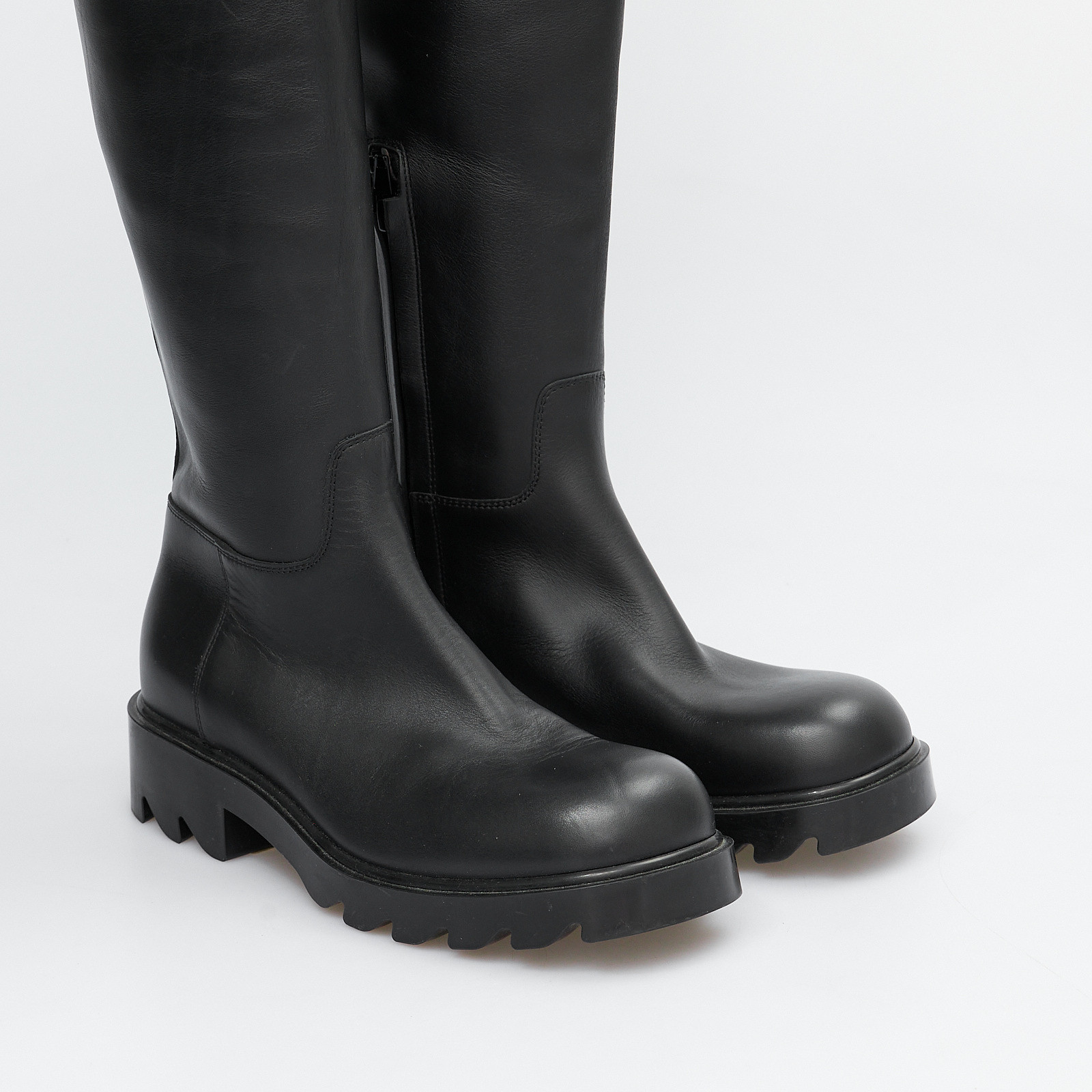 Ботфорты черного цвета Bottega Veneta - фото из каталога магазина брендовой одежды Second Friend Store Ботфорты Bottega Veneta - купить оригинал в секонд-хенде SFS - 4