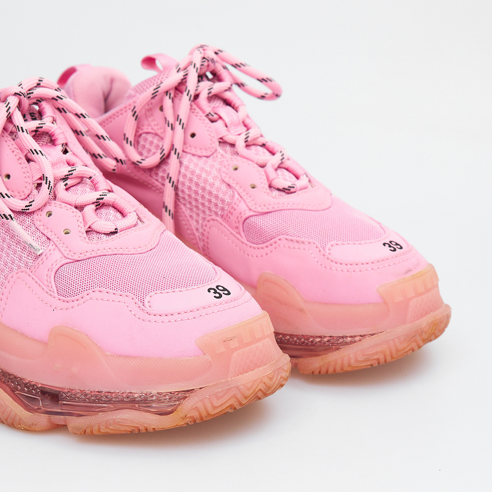 Кроссовки розового цвета Balenciaga - фото из каталога магазина брендовой одежды Second Friend Store Кроссовки Balenciaga - купить оригинал в секонд-хенде SFS - 4