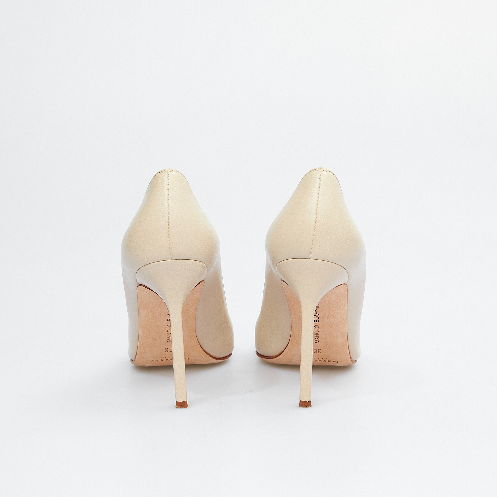 Туфли бежевого цвета Manolo Blahnik - фото из каталога магазина брендовой одежды Second Friend Store Туфли Manolo Blahnik - купить оригинал в секонд-хенде SFS - 3