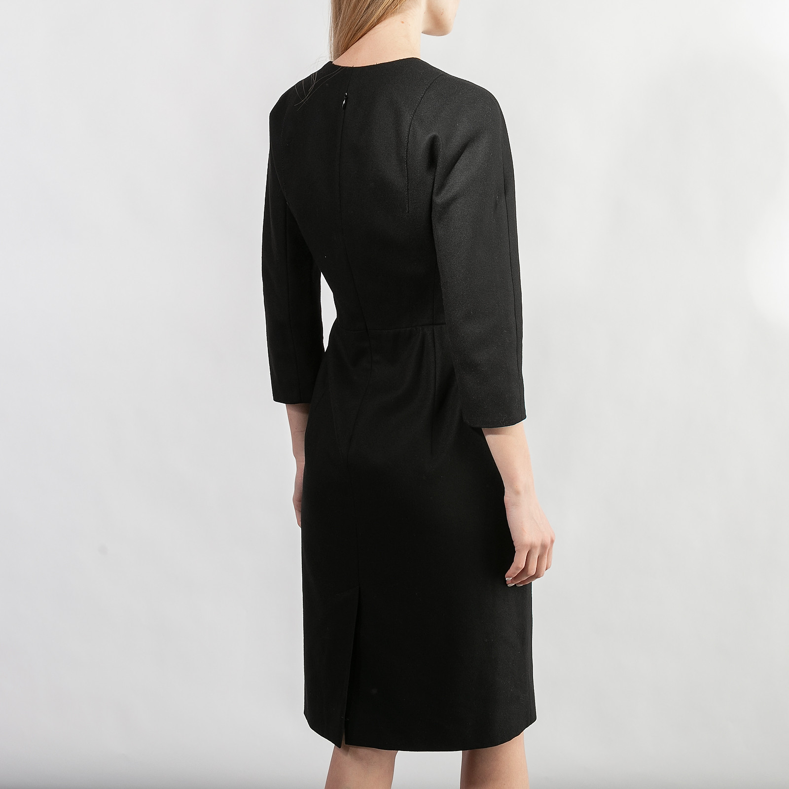 Платье черного цвета Carven - фото из каталога магазина брендовой одежды Second Friend Store Платье Carven - купить оригинал в секонд-хенде SFS - 3