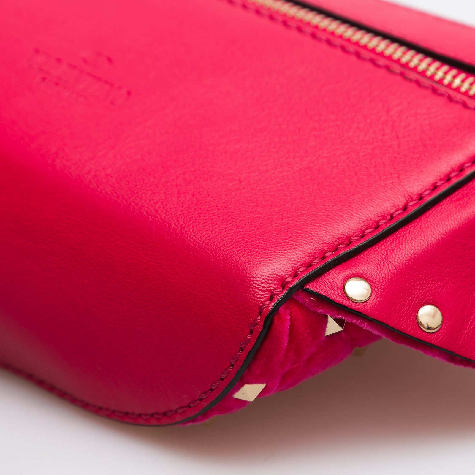 Сумка поясная Valentino - фото из каталога магазина брендовой одежды Second Friend Store Сумка поясная Valentino - купить оригинал в секонд-хенде SFS - 4