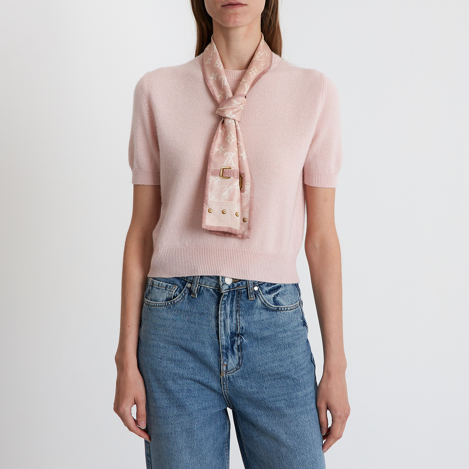 Платок розового цвета Louis Vuitton - фото из каталога магазина брендовой одежды Second Friend Store Платок Louis Vuitton - купить оригинал в секонд-хенде SFS - 2