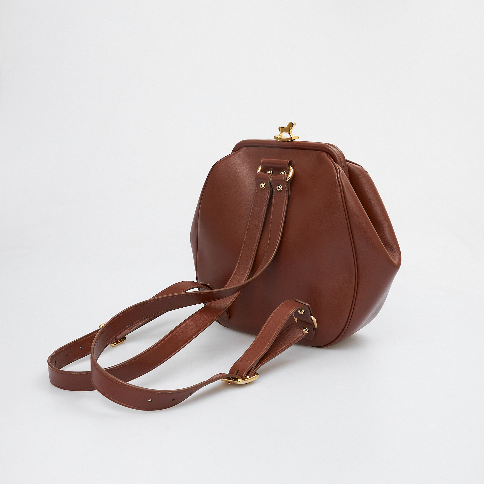 Рюкзак коричневого цвета Ulyana Sergeenko - фото из каталога магазина брендовой одежды Second Friend Store Рюкзак Ulyana Sergeenko - купить оригинал в секонд-хенде SFS - 3