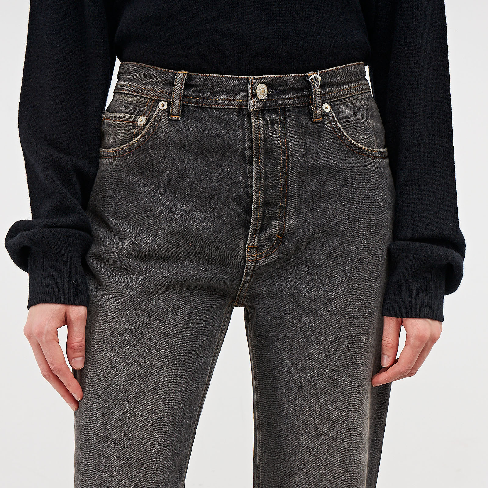 Джинсы серого цвета Acne Studios - фото из каталога магазина брендовой одежды Second Friend Store Джинсы Acne Studios - купить оригинал в секонд-хенде SFS - 4