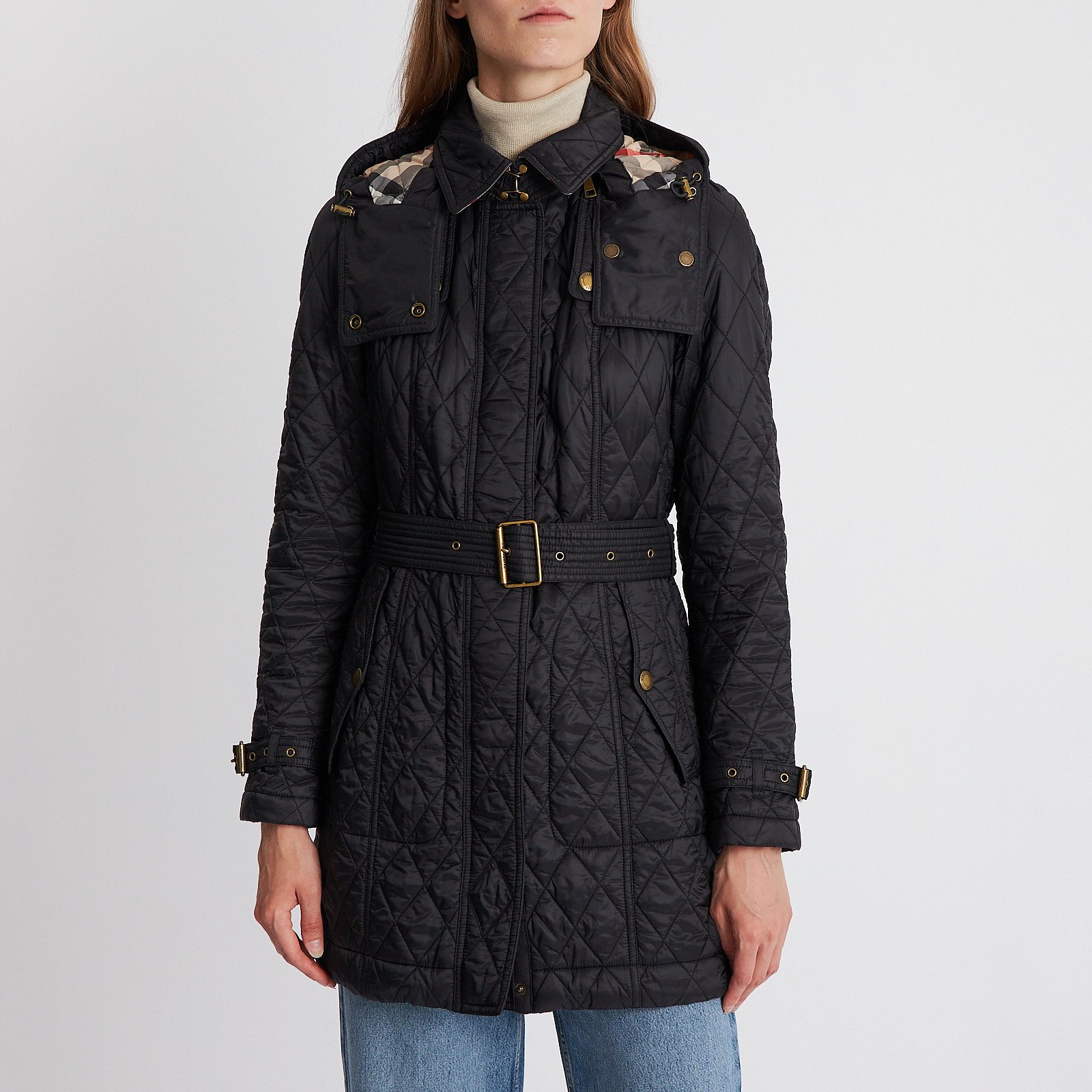 Пуховик черного цвета Burberry Brit - фото из каталога магазина брендовой одежды Second Friend Store Пуховик Burberry Brit - купить оригинал в секонд-хенде SFS - 1