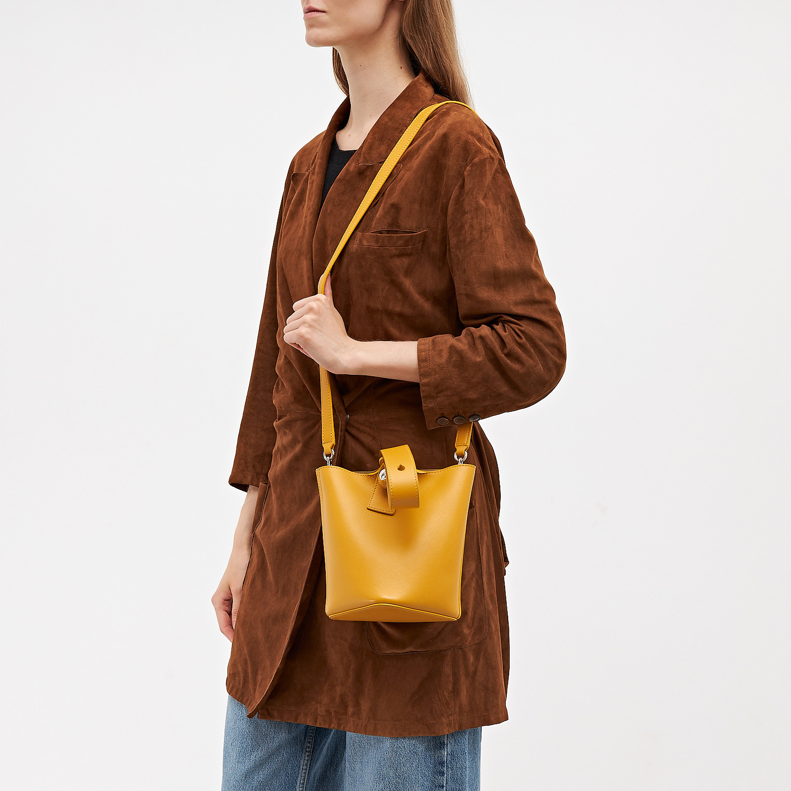 Сумка желтого цвета Loewe - фото из каталога магазина брендовой одежды Second Friend Store Сумка Loewe - купить оригинал в секонд-хенде SFS - 9