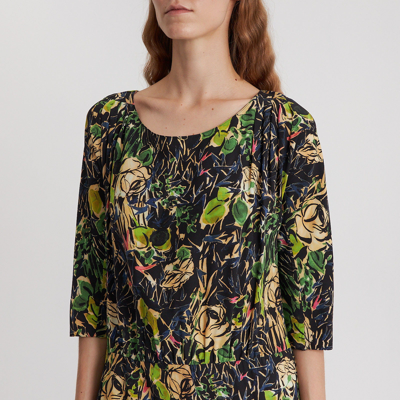 Платье черного цвета Prada - фото из каталога магазина брендовой одежды Second Friend Store Платье Prada - купить оригинал в секонд-хенде SFS - 4