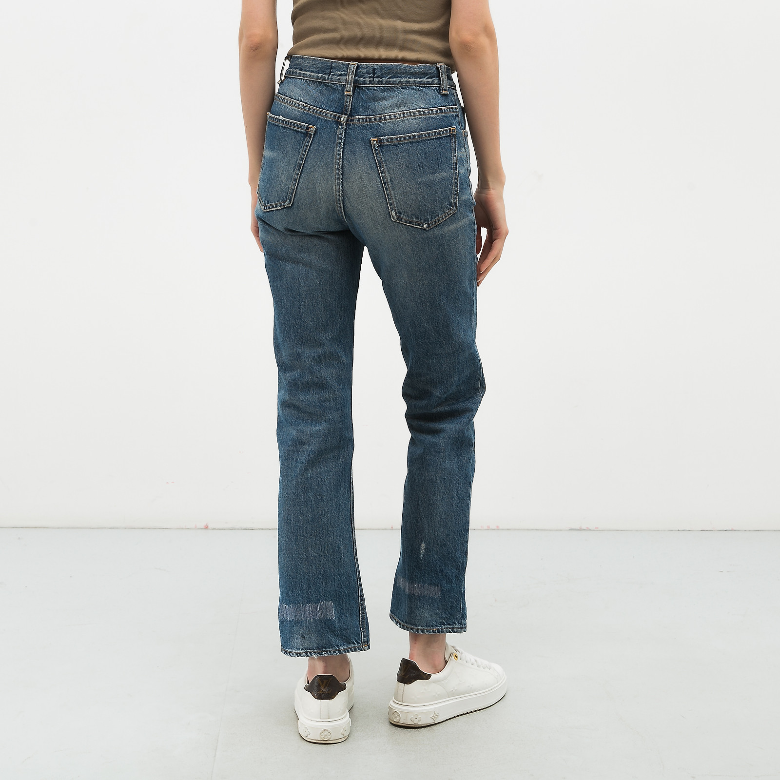 Джинсы голубого цвета Golden Goose - фото из каталога магазина брендовой одежды Second Friend Store Джинсы Golden Goose - купить оригинал в секонд-хенде SFS - 3