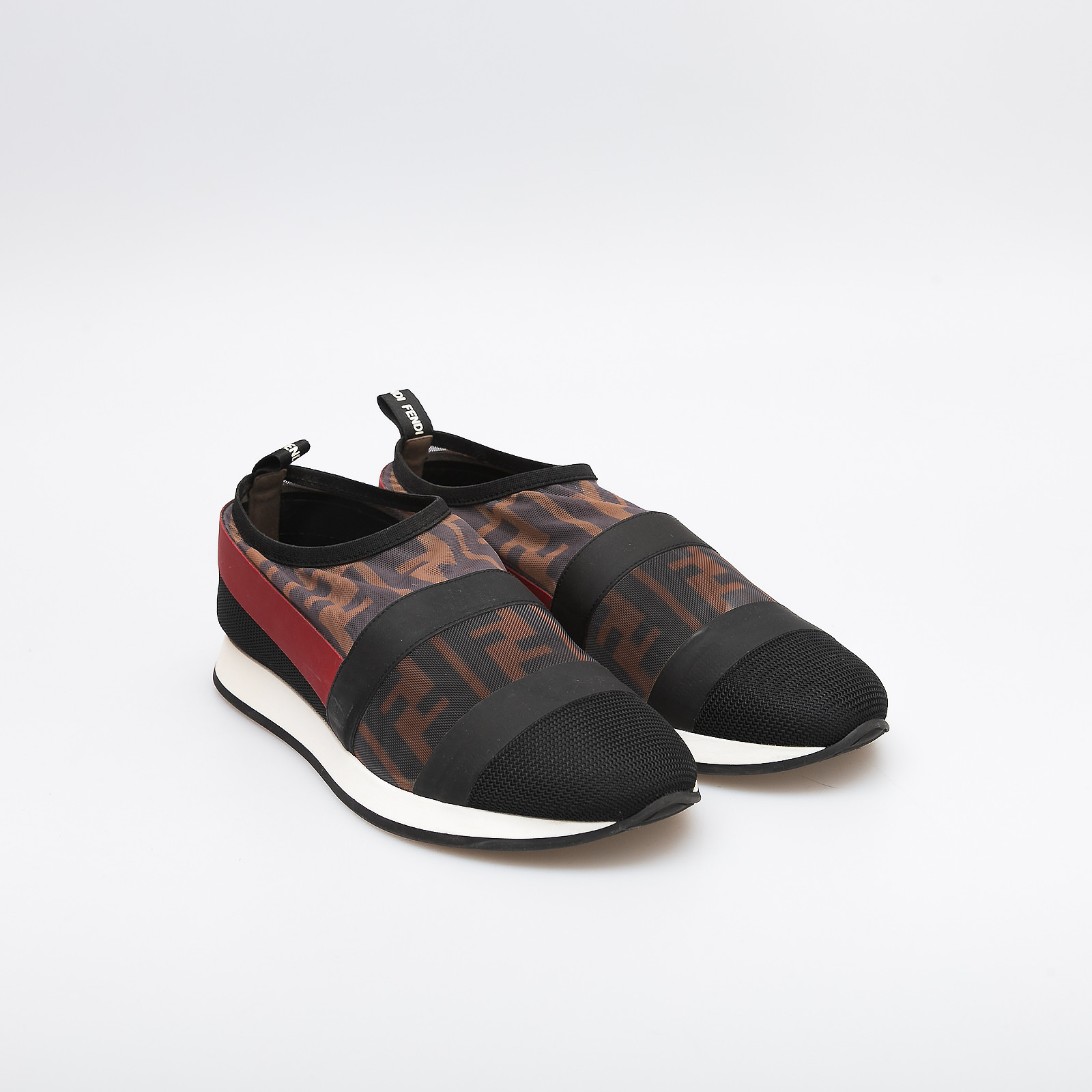 Кроссовки  черного цвета Fendi - фото из каталога магазина брендовой одежды Second Friend Store Кроссовки Fendi - купить оригинал в секонд-хенде SFS - 2