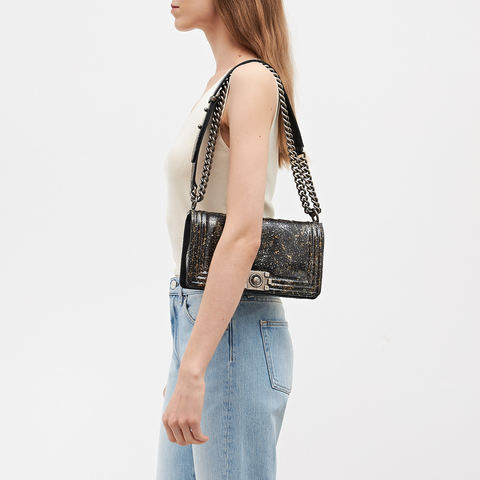 Сумка черного цвета Chanel - фото из каталога магазина брендовой одежды Second Friend Store Сумка Chanel - купить оригинал в секонд-хенде SFS - 10