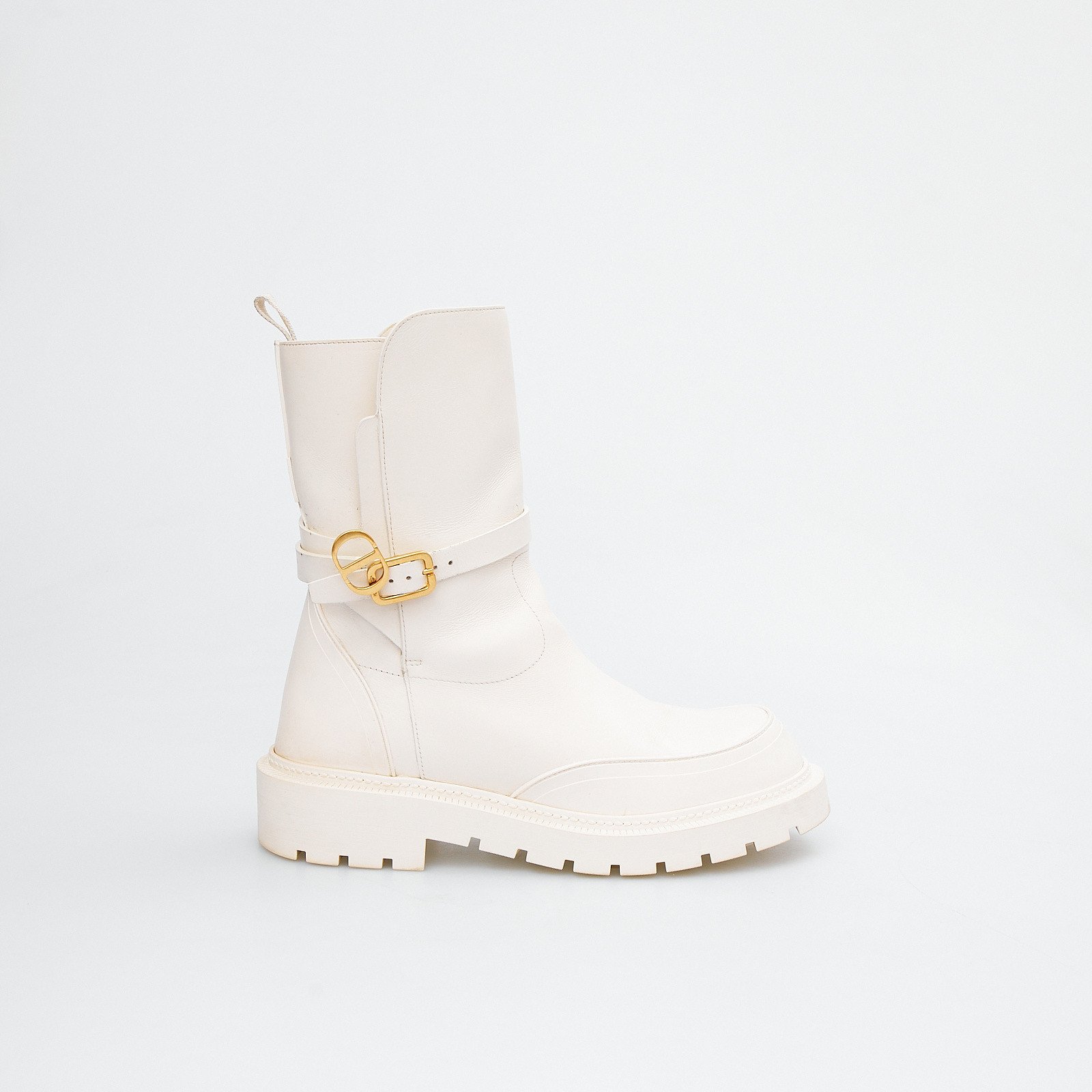 Сапоги  белого цвета Christian Dior - фото из каталога магазина брендовой одежды Second Friend Store Сапоги Christian Dior - купить оригинал в секонд-хенде SFS - 1