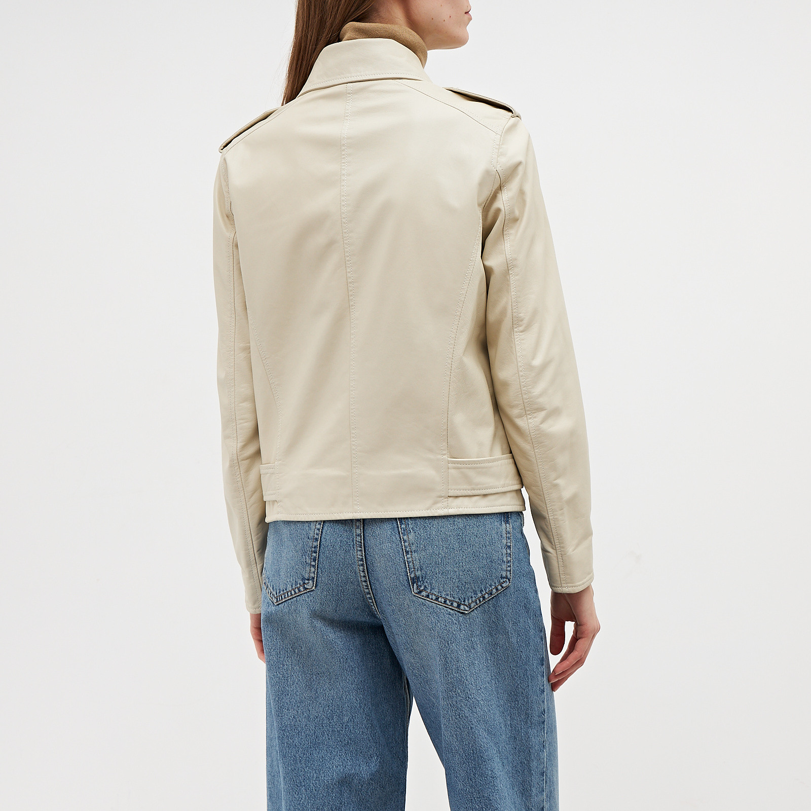 Куртка белого цвета DROMe - фото из каталога магазина брендовой одежды Second Friend Store Куртка DROMe - купить оригинал в секонд-хенде SFS - 3