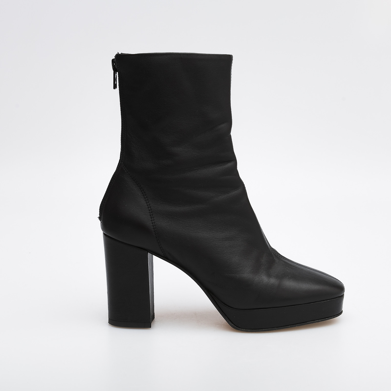 Ботильоны черного цвета Kenzo - фото из каталога магазина брендовой одежды Second Friend Store Ботильоны Kenzo - купить оригинал в секонд-хенде SFS - 1