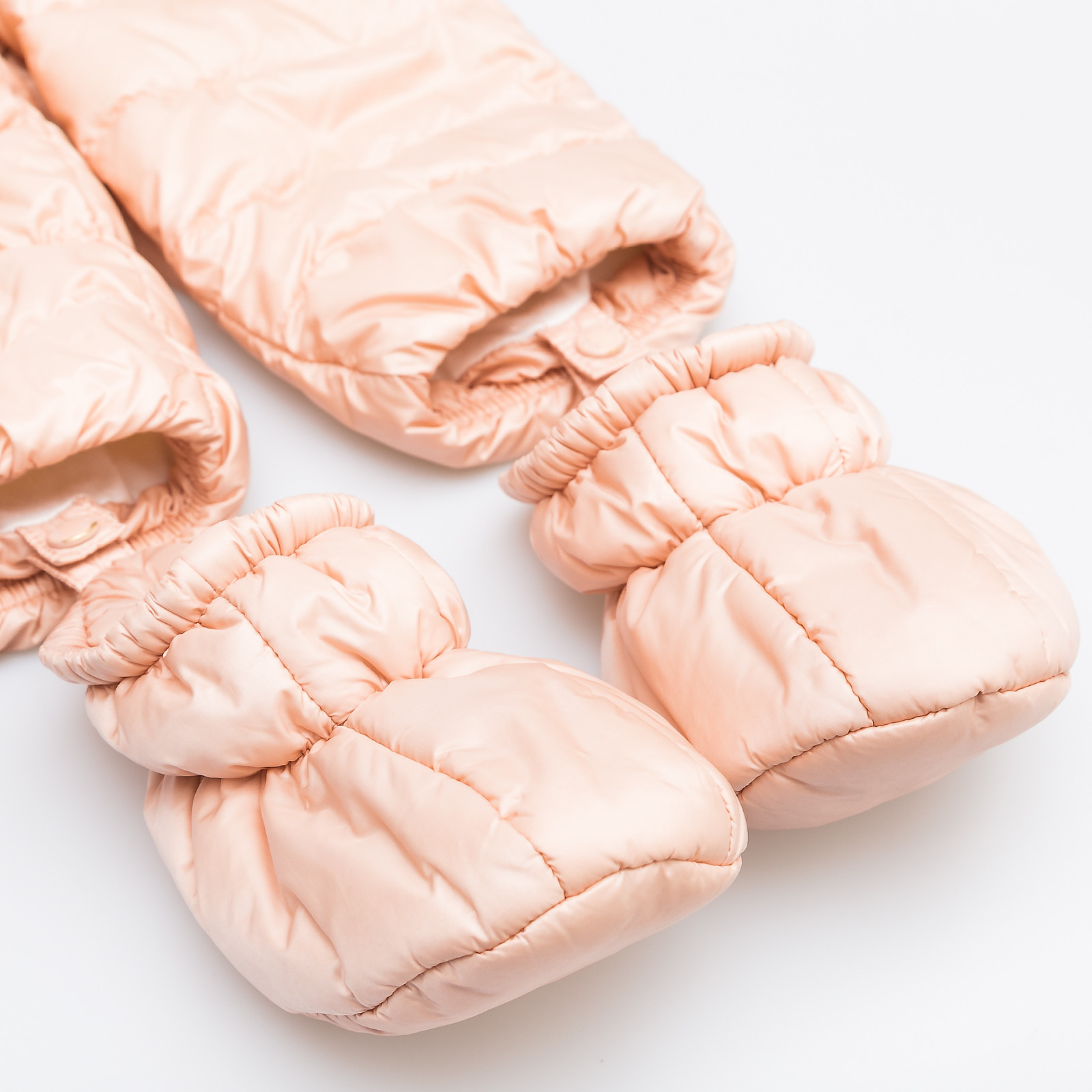 Комбинезон розового цвета Moncler - фото из каталога магазина брендовой одежды Second Friend Store Комбинезон Moncler - купить оригинал в секонд-хенде SFS - 4