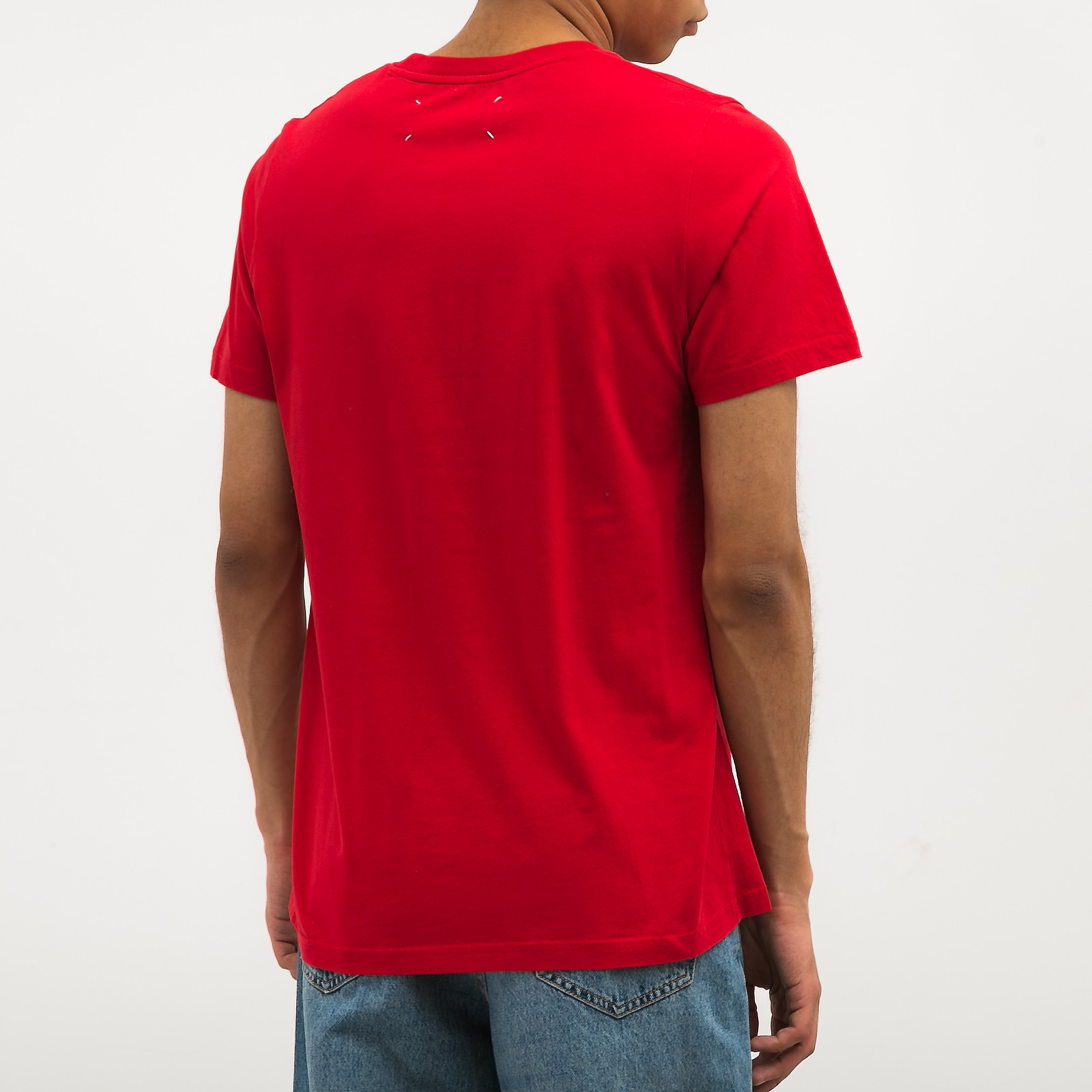 Футболка красного цвета Maison Martin Margiela - фото из каталога магазина брендовой одежды Second Friend Store Футболка Maison Martin Margiela - купить оригинал в секонд-хенде SFS - 2
