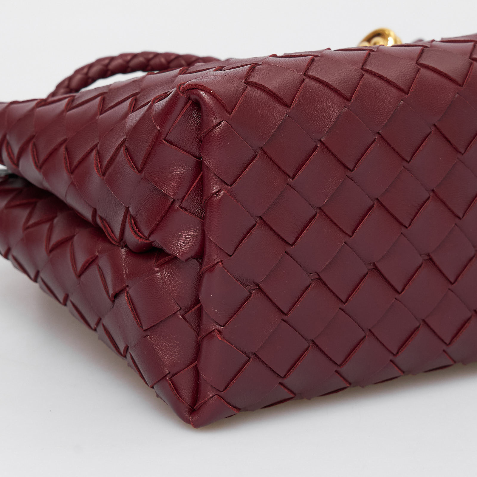 Сумка  бордового цвета Bottega Veneta - фото из каталога магазина брендовой одежды Second Friend Store Сумка Bottega Veneta - купить оригинал в секонд-хенде SFS - 8