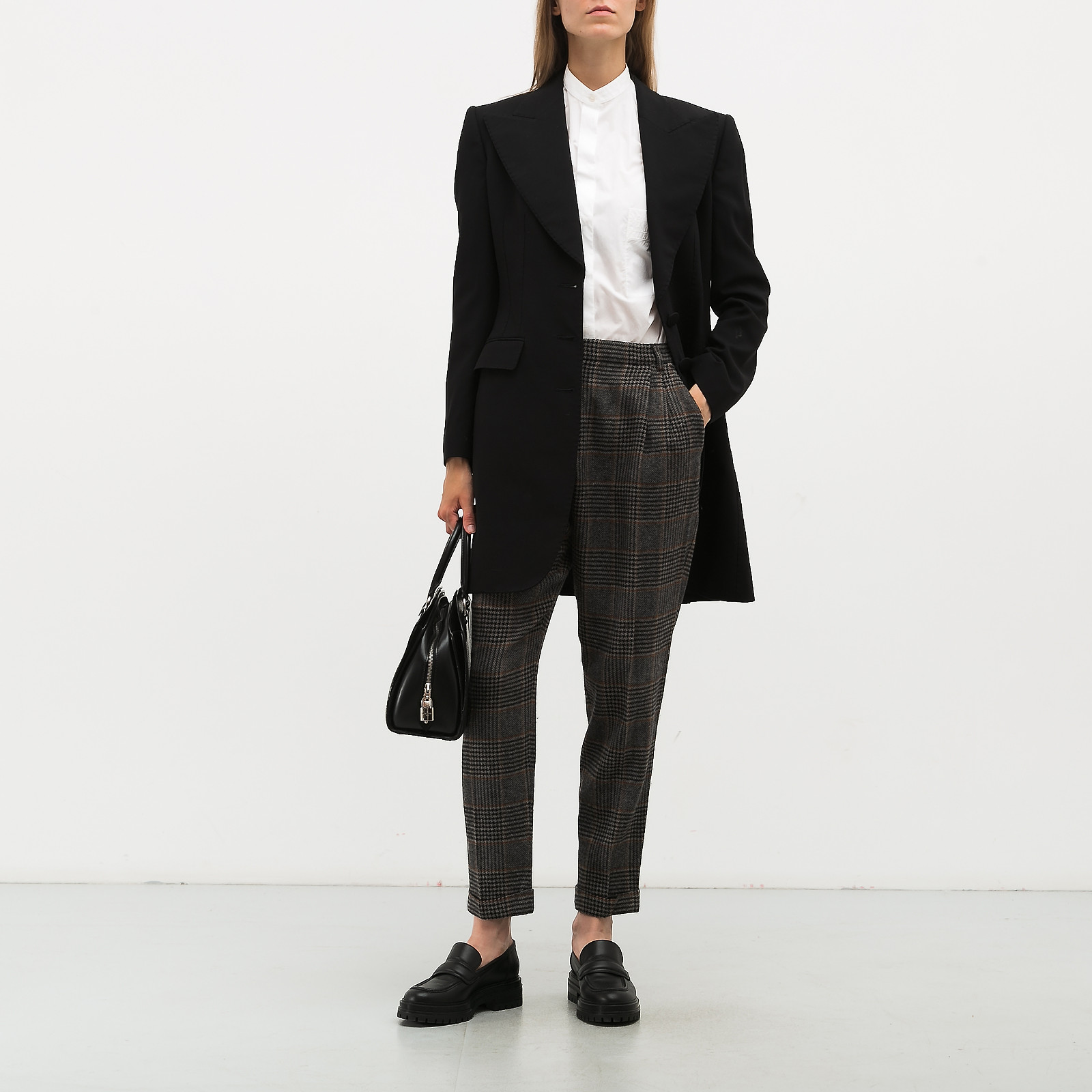 Брюки серого цвета Dolce&Gabbana - фото из каталога магазина брендовой одежды Second Friend Store Брюки Dolce&Gabbana - купить оригинал в секонд-хенде SFS - 2