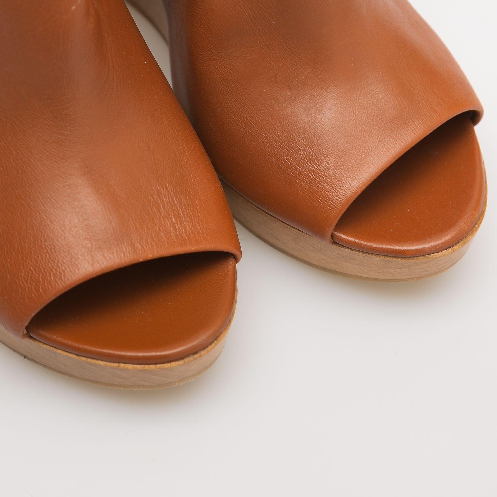 Сабо коричневого цвета Maison Margiela - фото из каталога магазина брендовой одежды Second Friend Store Сабо Maison Margiela - купить оригинал в секонд-хенде SFS - 5