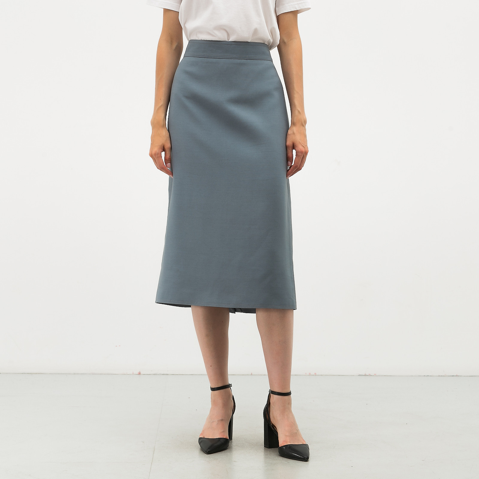 Юбка  голубого цвета Valentino - фото из каталога магазина брендовой одежды Second Friend Store Юбка Valentino - купить оригинал в секонд-хенде SFS - 1