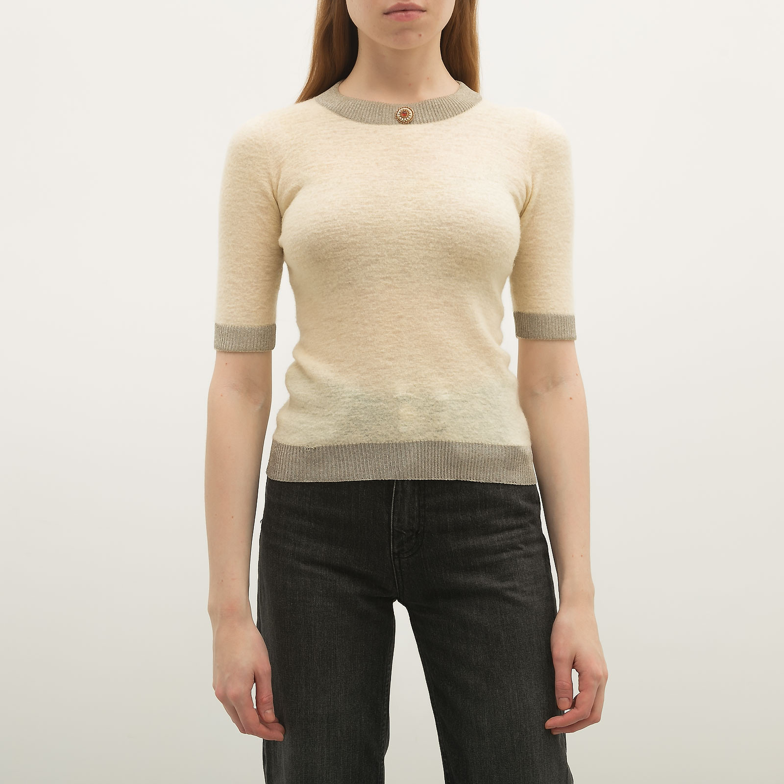 Джемпер  белого цвета Chanel - фото из каталога магазина брендовой одежды Second Friend Store Джемпер Chanel - купить оригинал в секонд-хенде SFS - 1