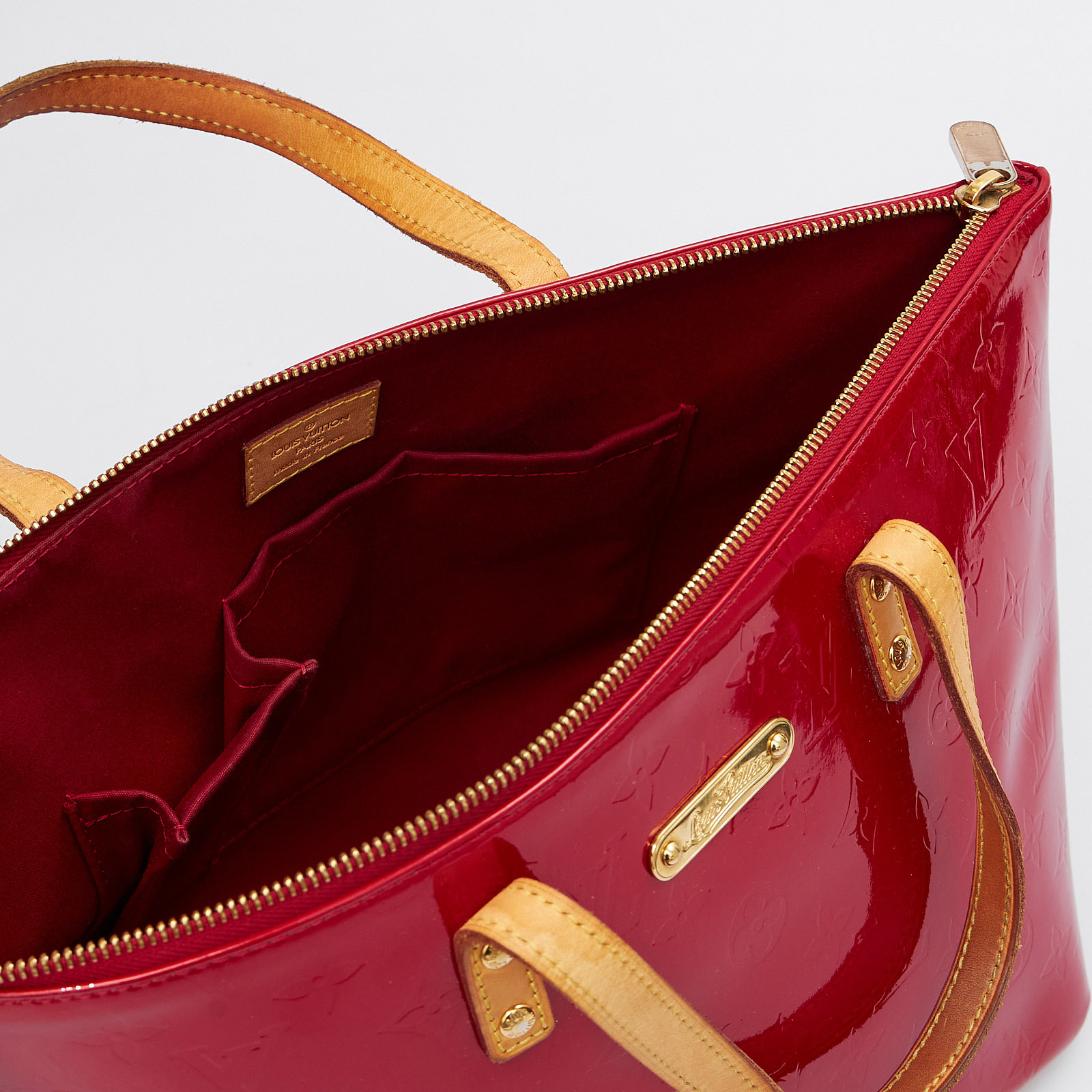 Сумка  красного цвета Louis Vuitton - фото из каталога магазина брендовой одежды Second Friend Store Сумка Louis Vuitton - купить оригинал в секонд-хенде SFS - 8