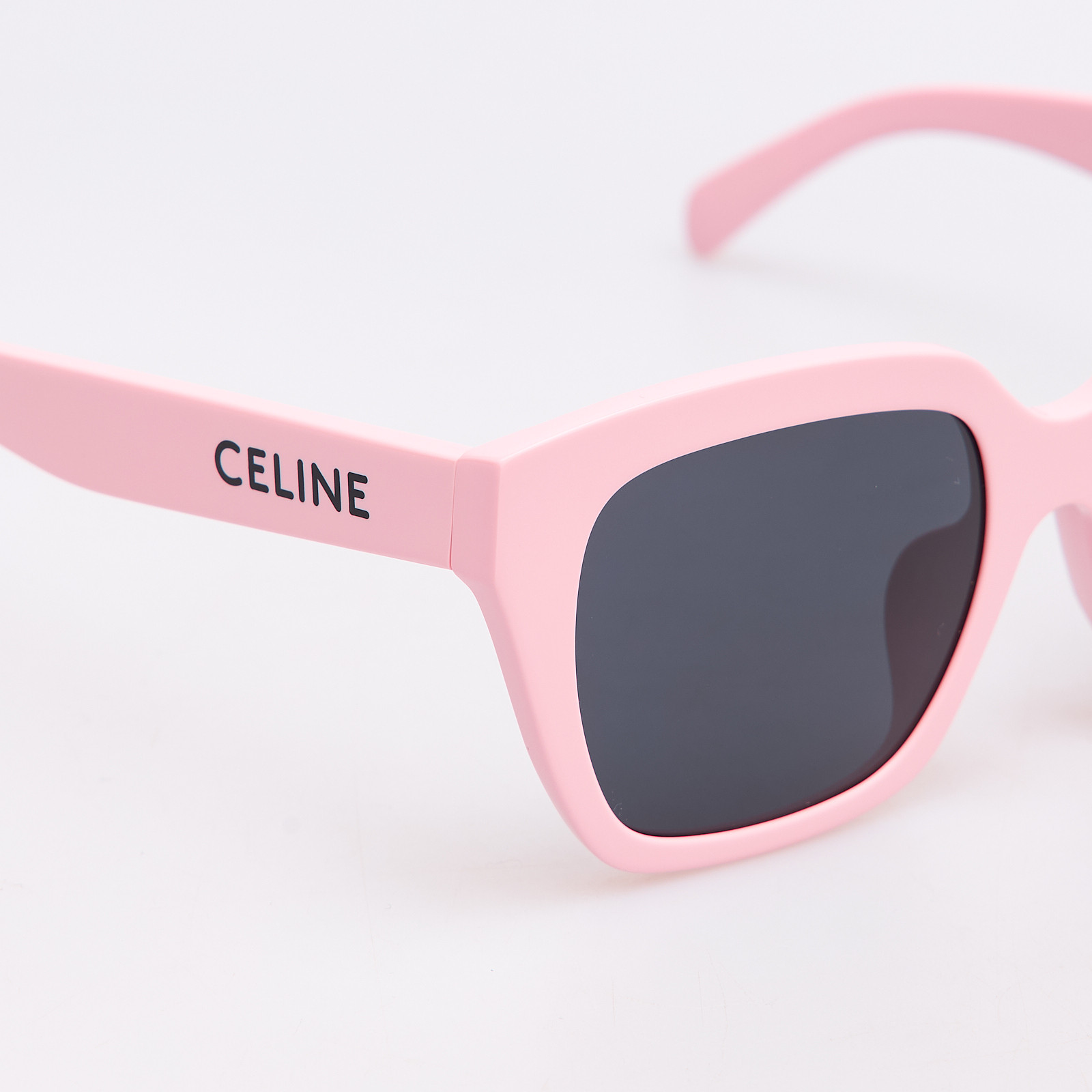 Очки розового цвета Celine - фото из каталога магазина брендовой одежды Second Friend Store Очки Celine - купить оригинал в секонд-хенде SFS - 4