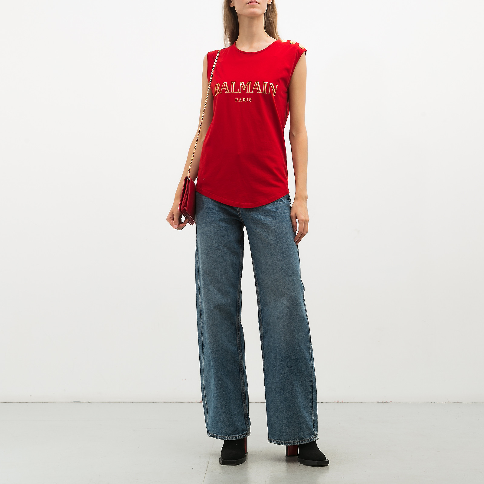 Футболка красного цвета Balmain - фото из каталога магазина брендовой одежды Second Friend Store Футболка Balmain - купить оригинал в секонд-хенде SFS - 3