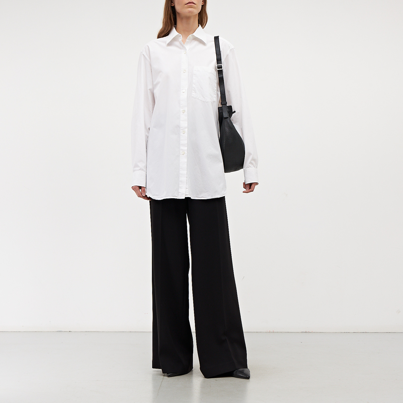 Брюки черного цвета Theory - фото из каталога магазина брендовой одежды Second Friend Store Брюки Theory - купить оригинал в секонд-хенде SFS - 2