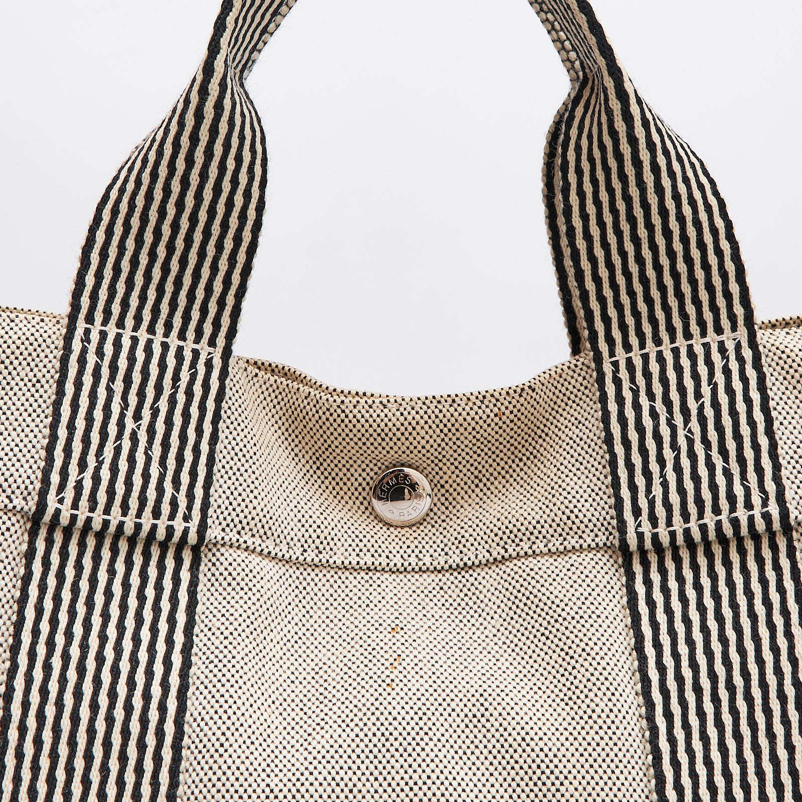 Сумка  серого цвета Hermes - фото из каталога магазина брендовой одежды Second Friend Store Сумка Hermes - купить оригинал в секонд-хенде SFS - 5