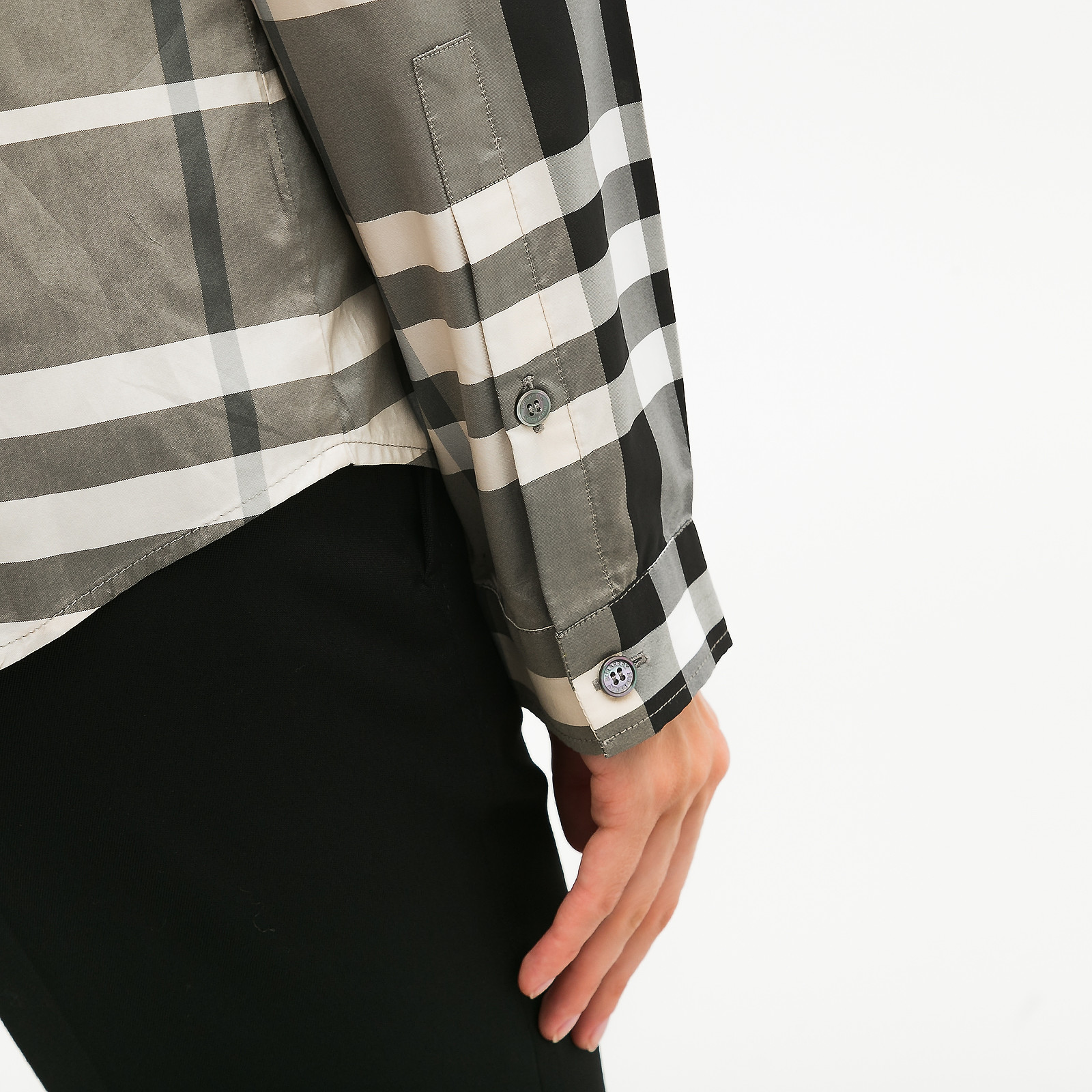 Рубашка серого цвета Burberry - фото из каталога магазина брендовой одежды Second Friend Store Рубашка Burberry - купить оригинал в секонд-хенде SFS - 4