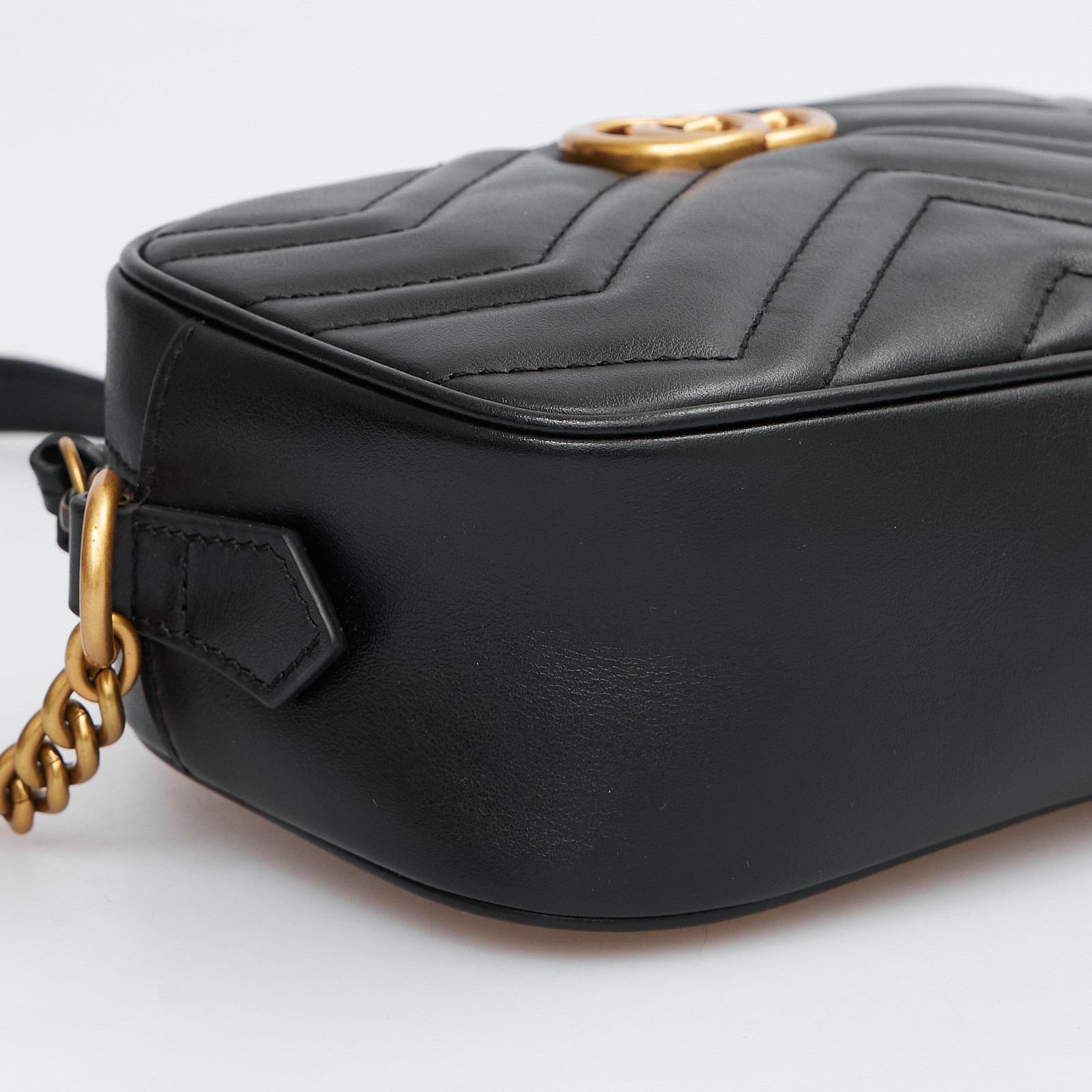 Сумка черного цвета Gucci - фото из каталога магазина брендовой одежды Second Friend Store Сумка Gucci - купить оригинал в секонд-хенде SFS - 6