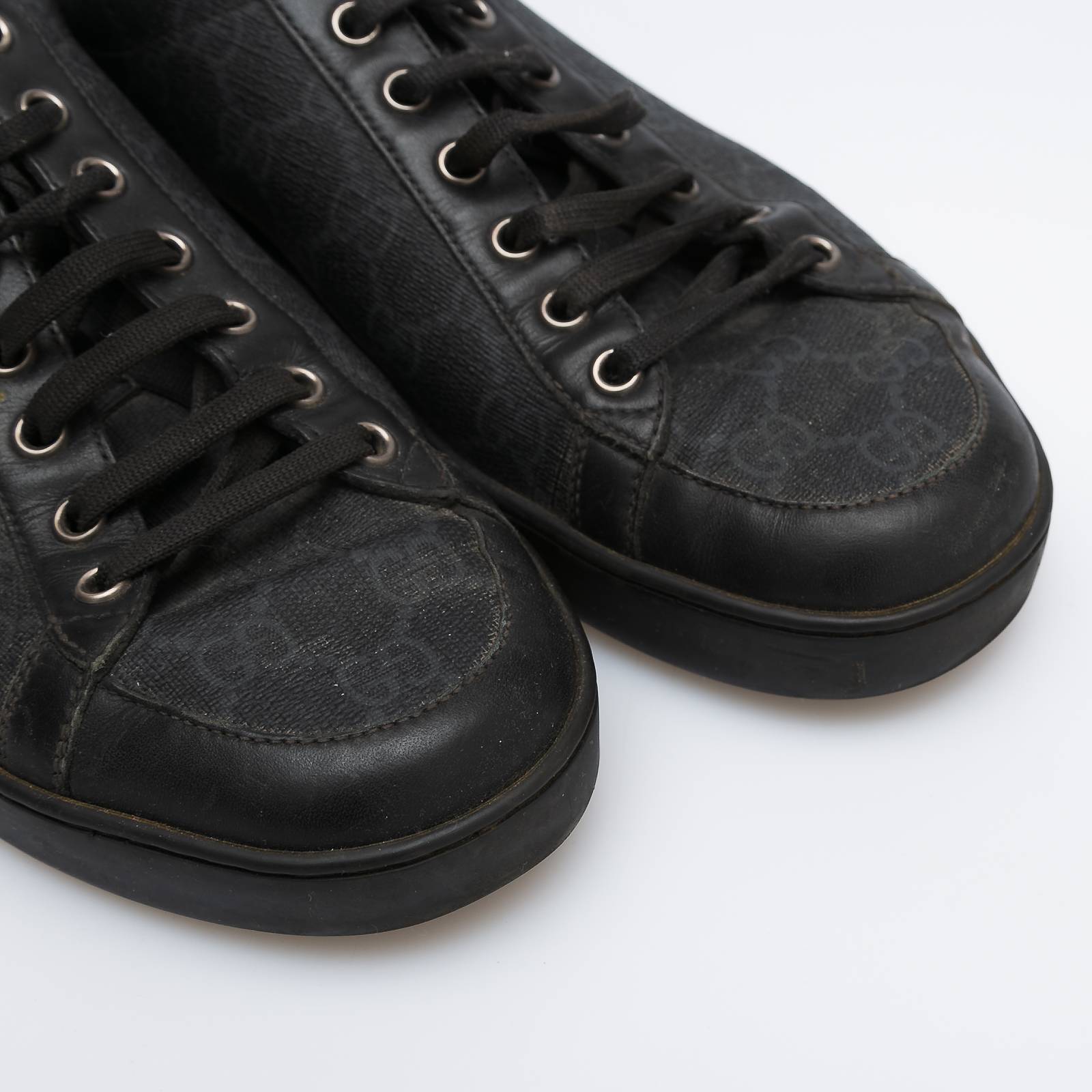 Кеды черного цвета Gucci - фото из каталога магазина брендовой одежды Second Friend Store Кеды Gucci - купить оригинал в секонд-хенде SFS - 3